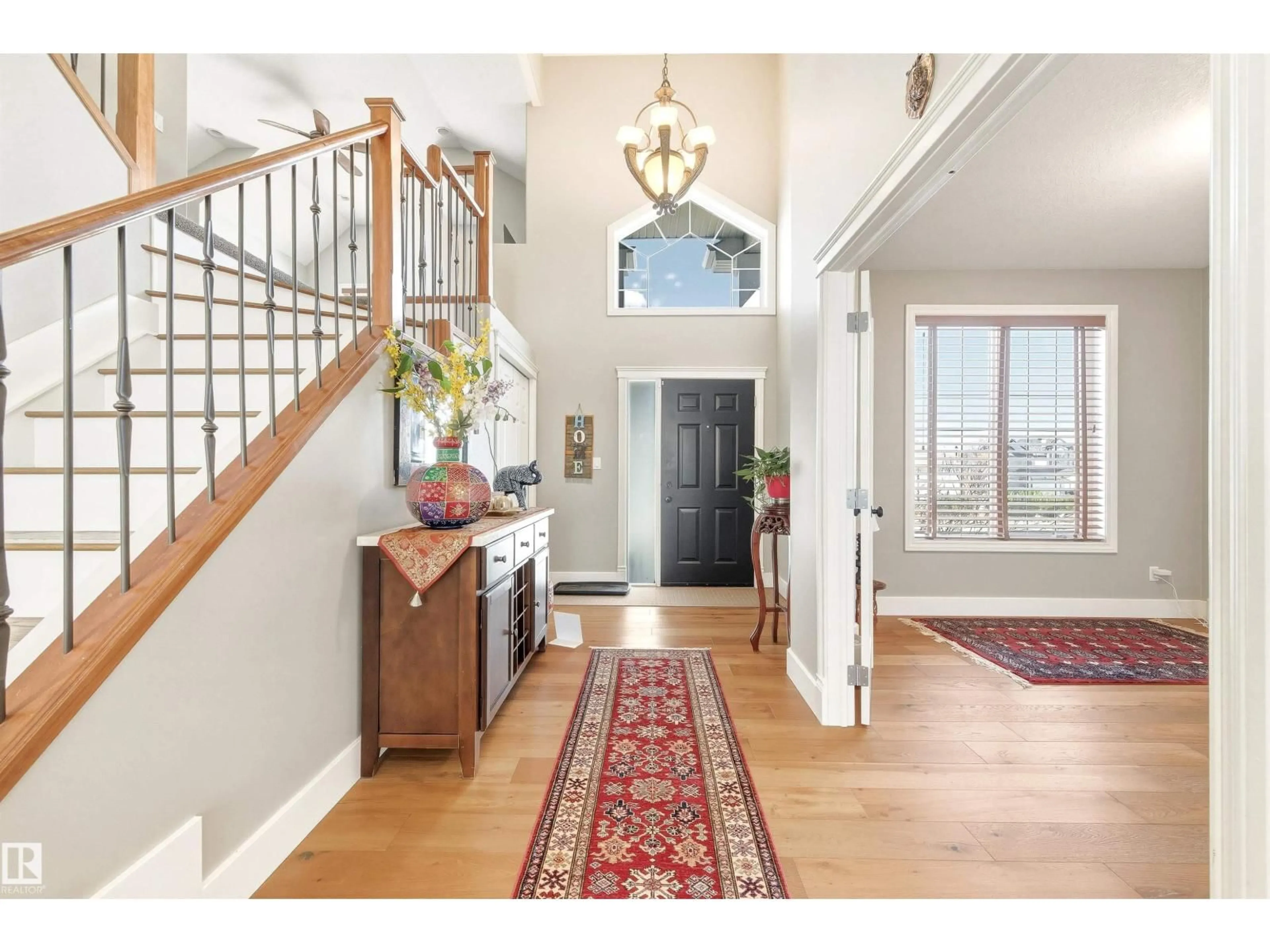 Indoor entryway for 1145 LINCOLN CR, Edmonton Alberta T6R3B2