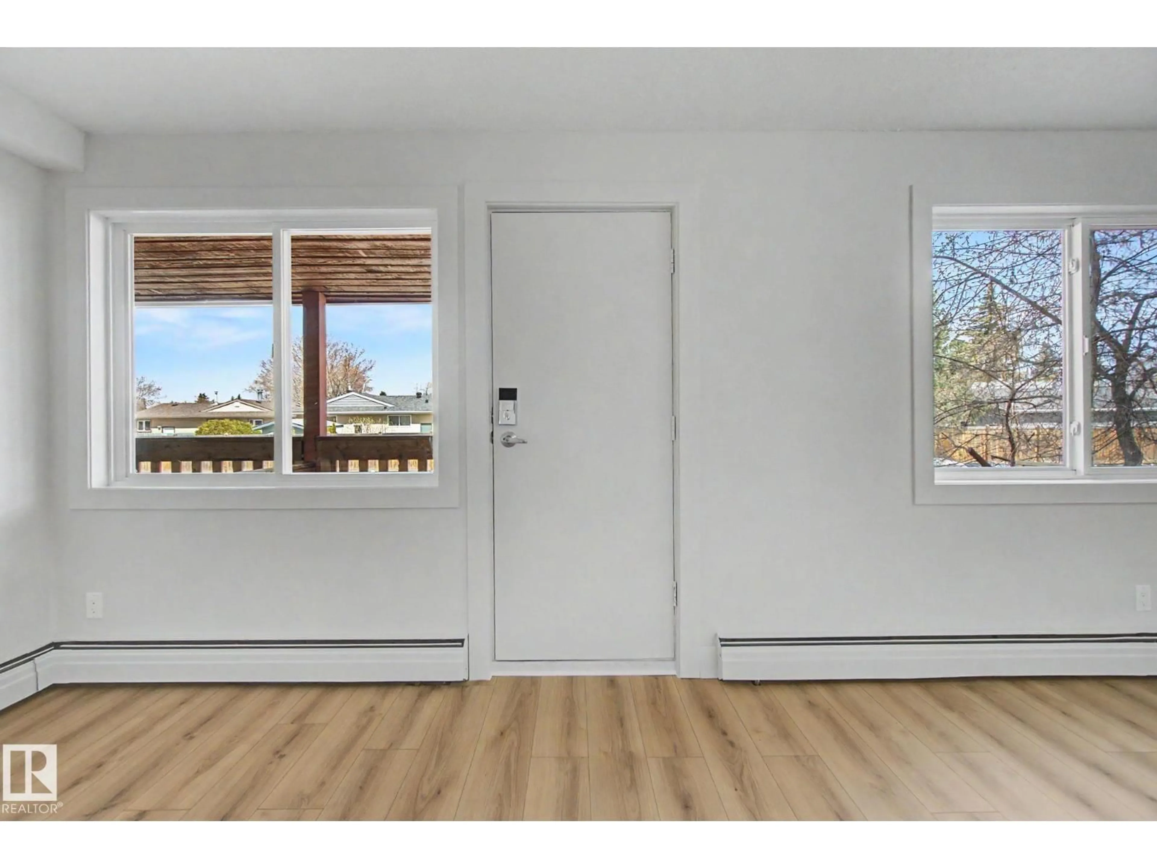 Indoor entryway for 95 - 122 MCKENNEY AV, St. Albert Alberta T8N2Y2