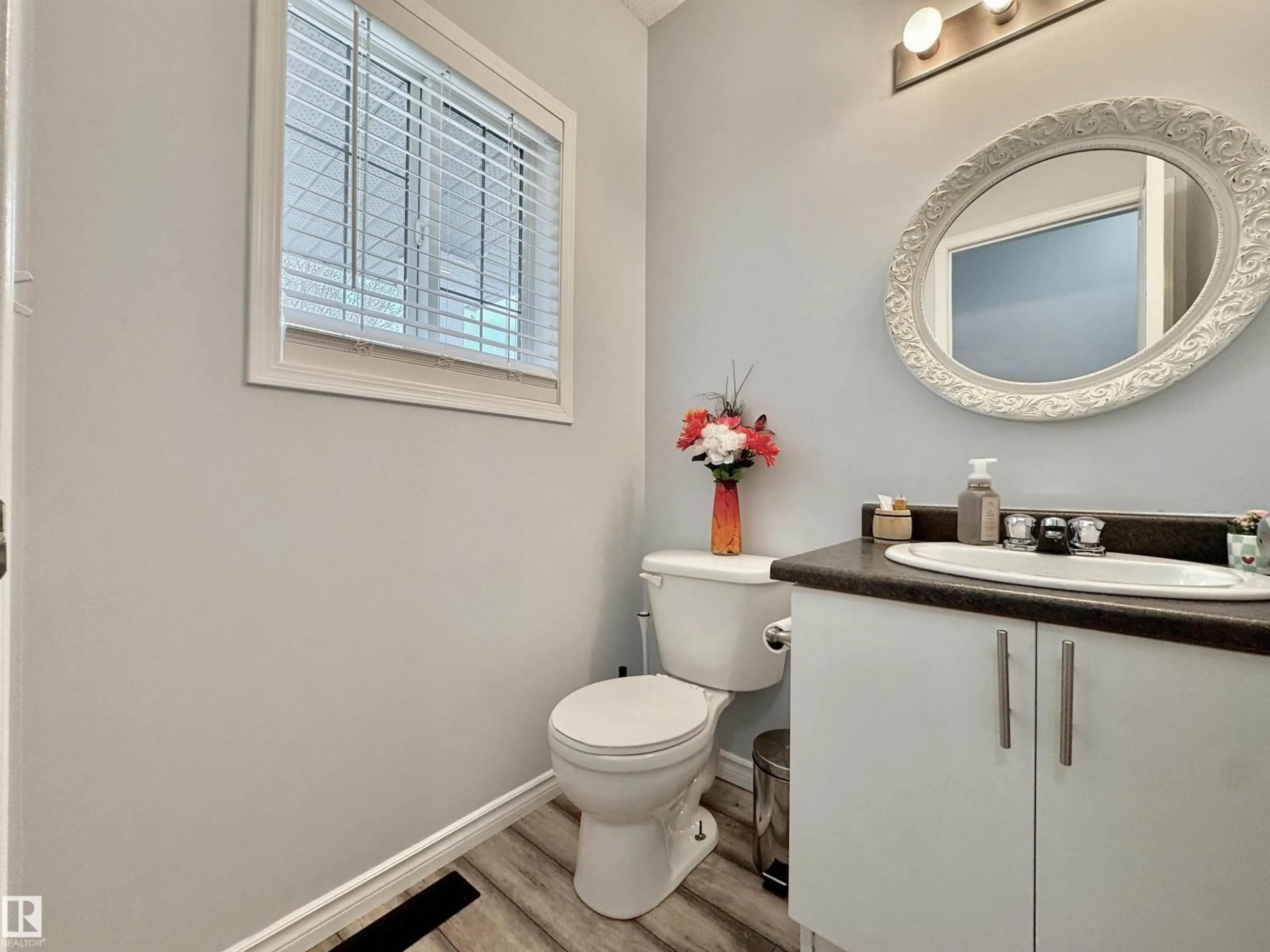 Standard bathroom, ceramic/tile floor for 51 GALLOWAY WD, Fort Saskatchewan Alberta T8L0A3