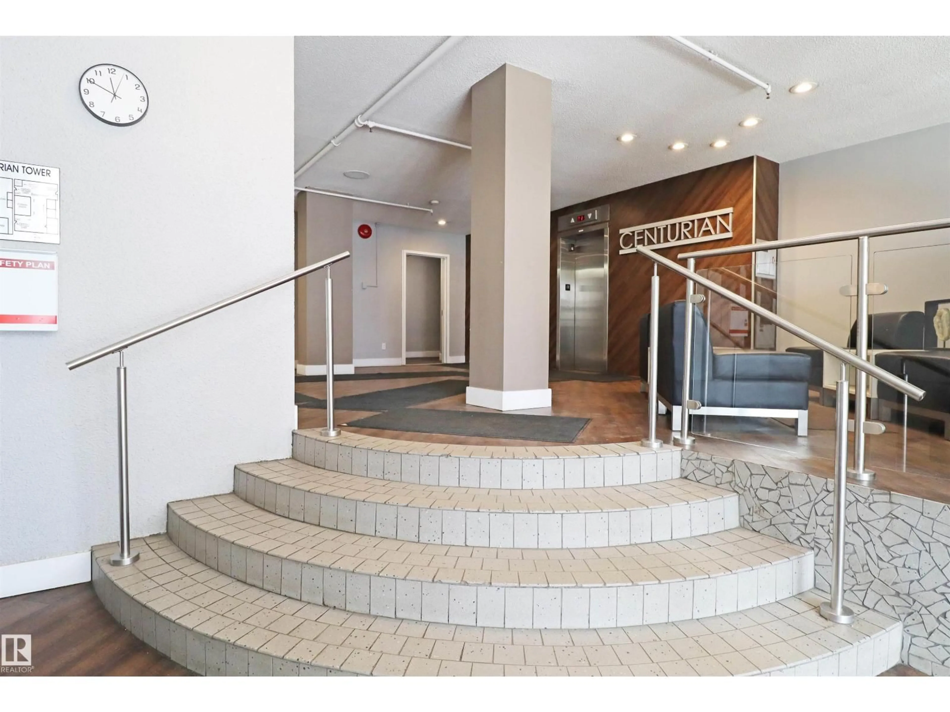 Indoor foyer for 901 - 10160 116 ST, Edmonton Alberta T5K1V9