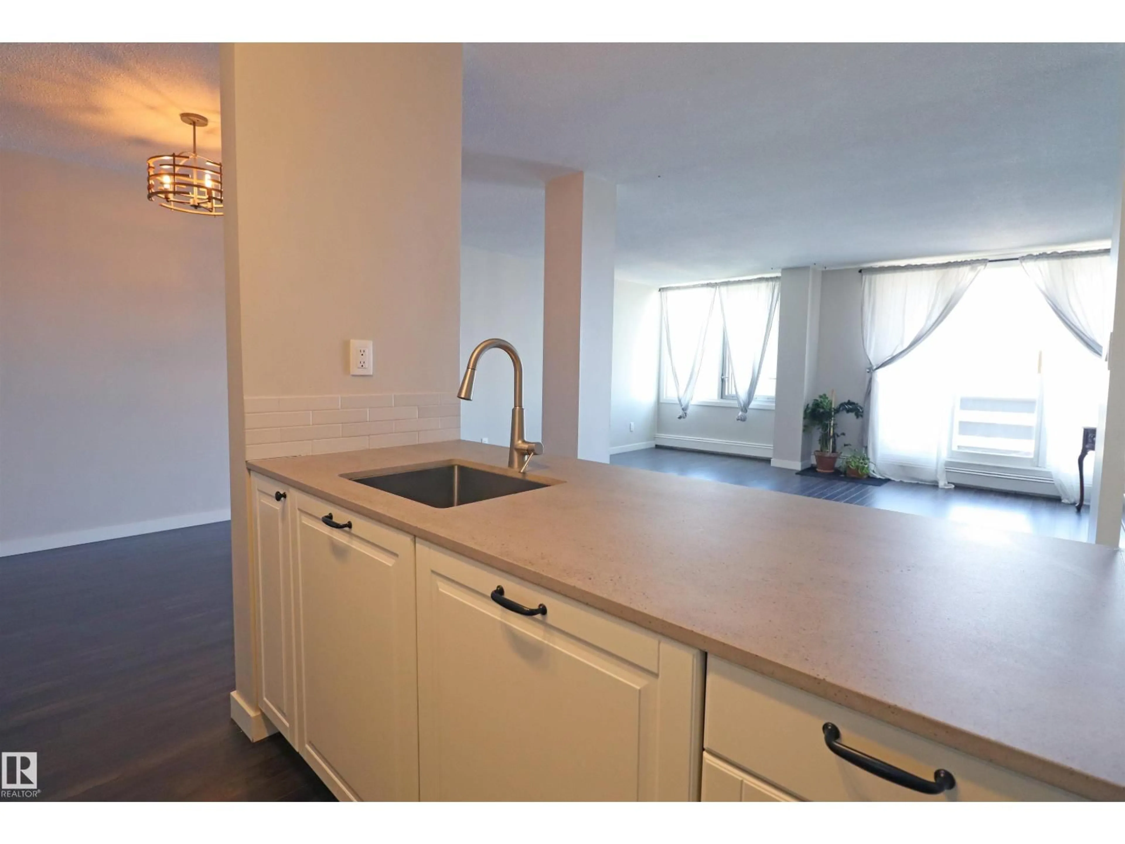 Standard kitchen, unknown for 901 - 10160 116 ST, Edmonton Alberta T5K1V9