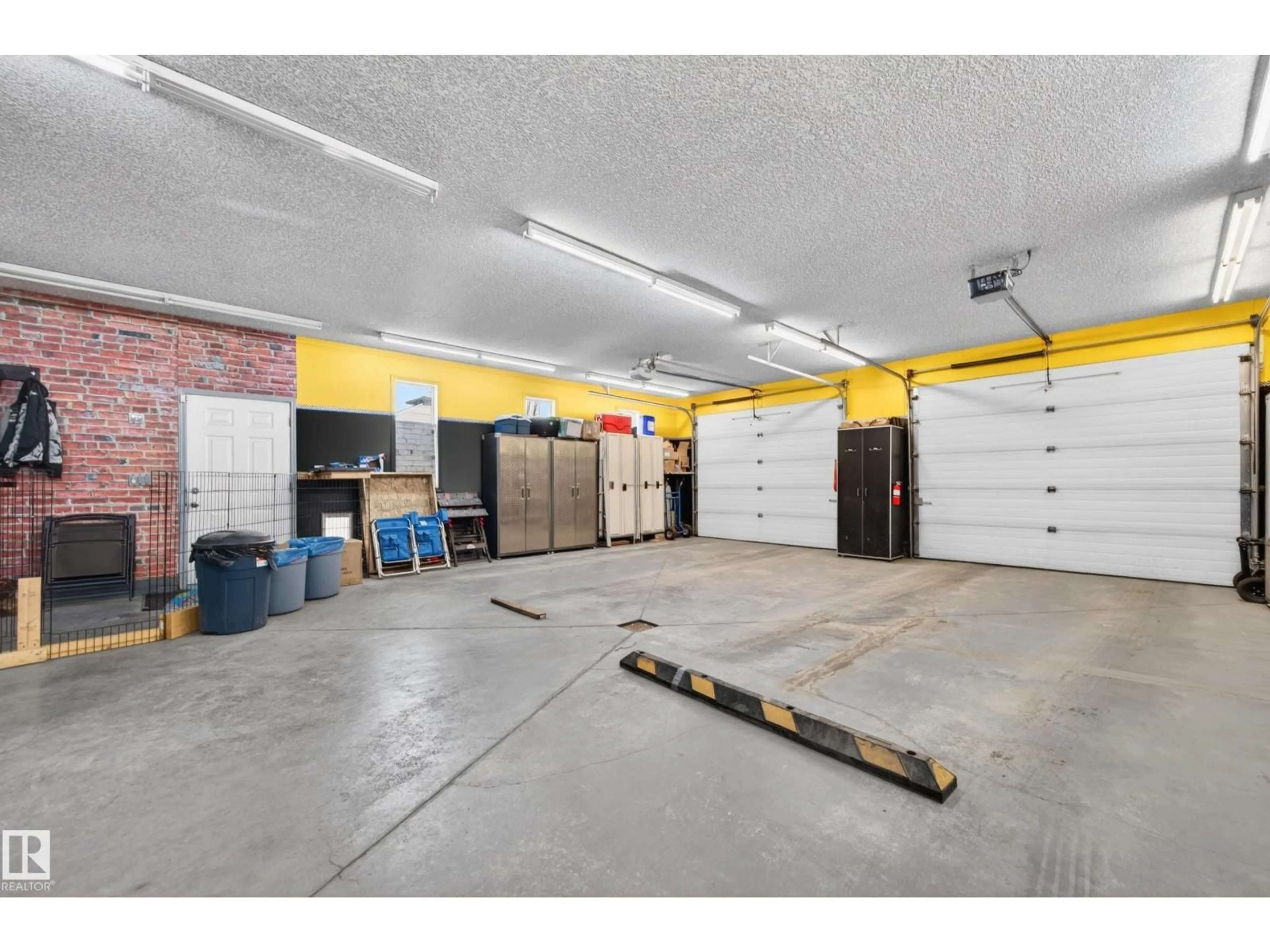 Indoor garage for 4217 55 AV, Lamont Alberta T0B2R0