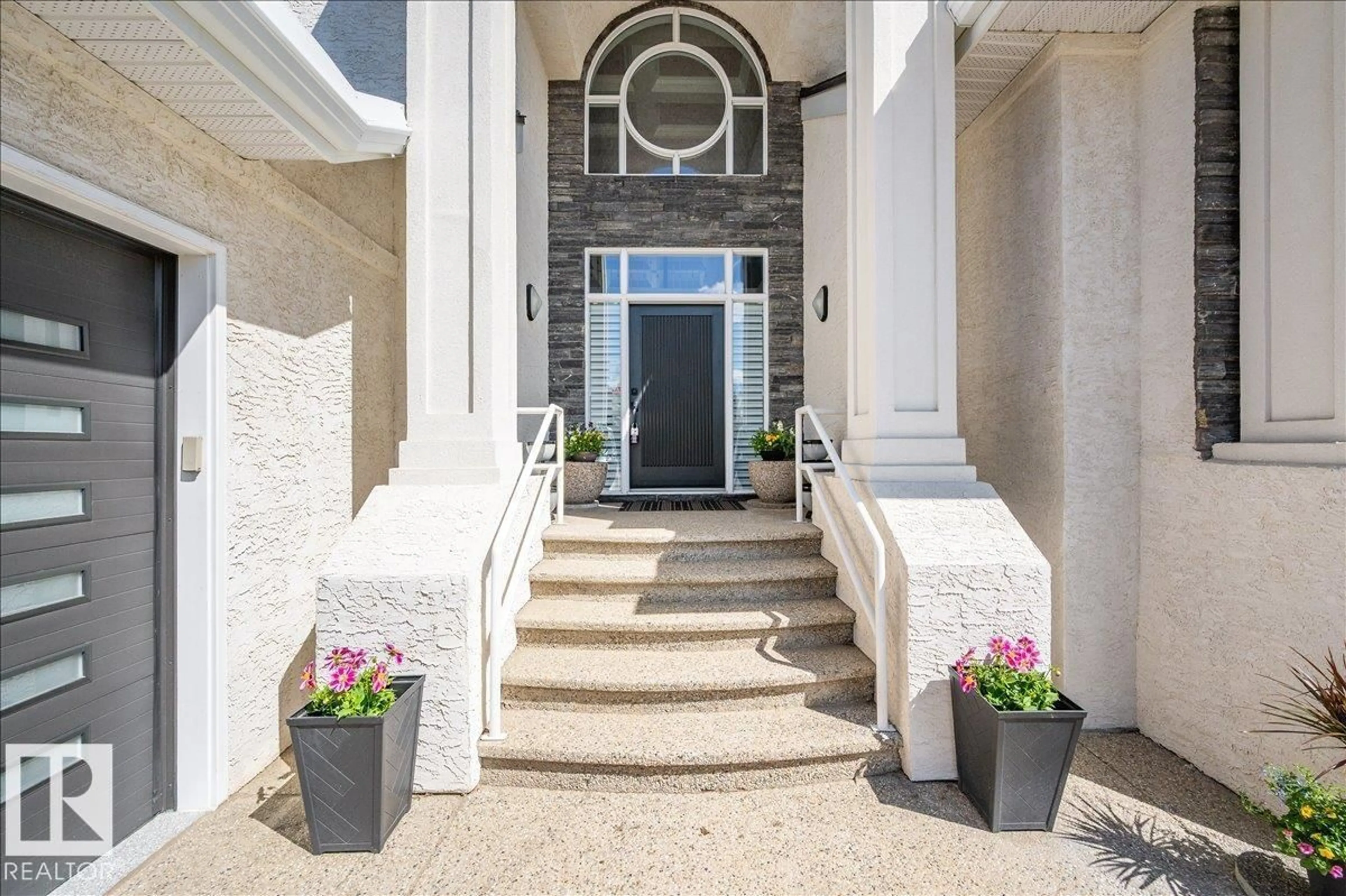 Indoor entryway for 314 WEAVER PT, Edmonton Alberta T6M2J4