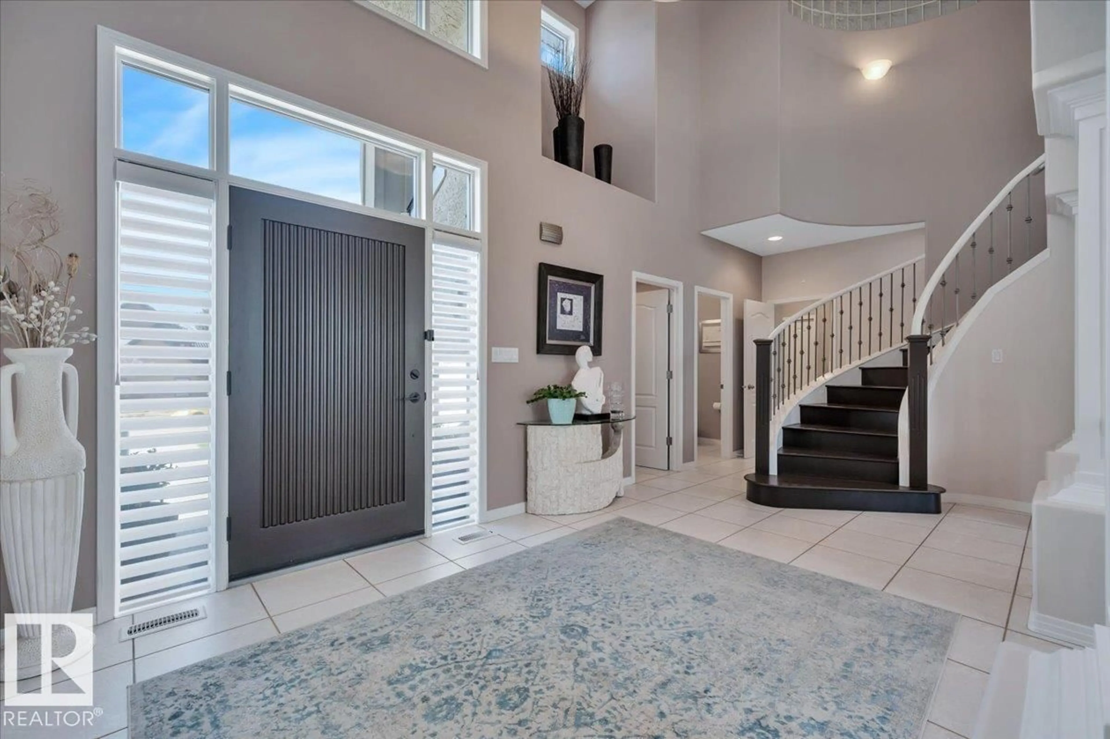 Indoor entryway for 314 WEAVER PT, Edmonton Alberta T6M2J4