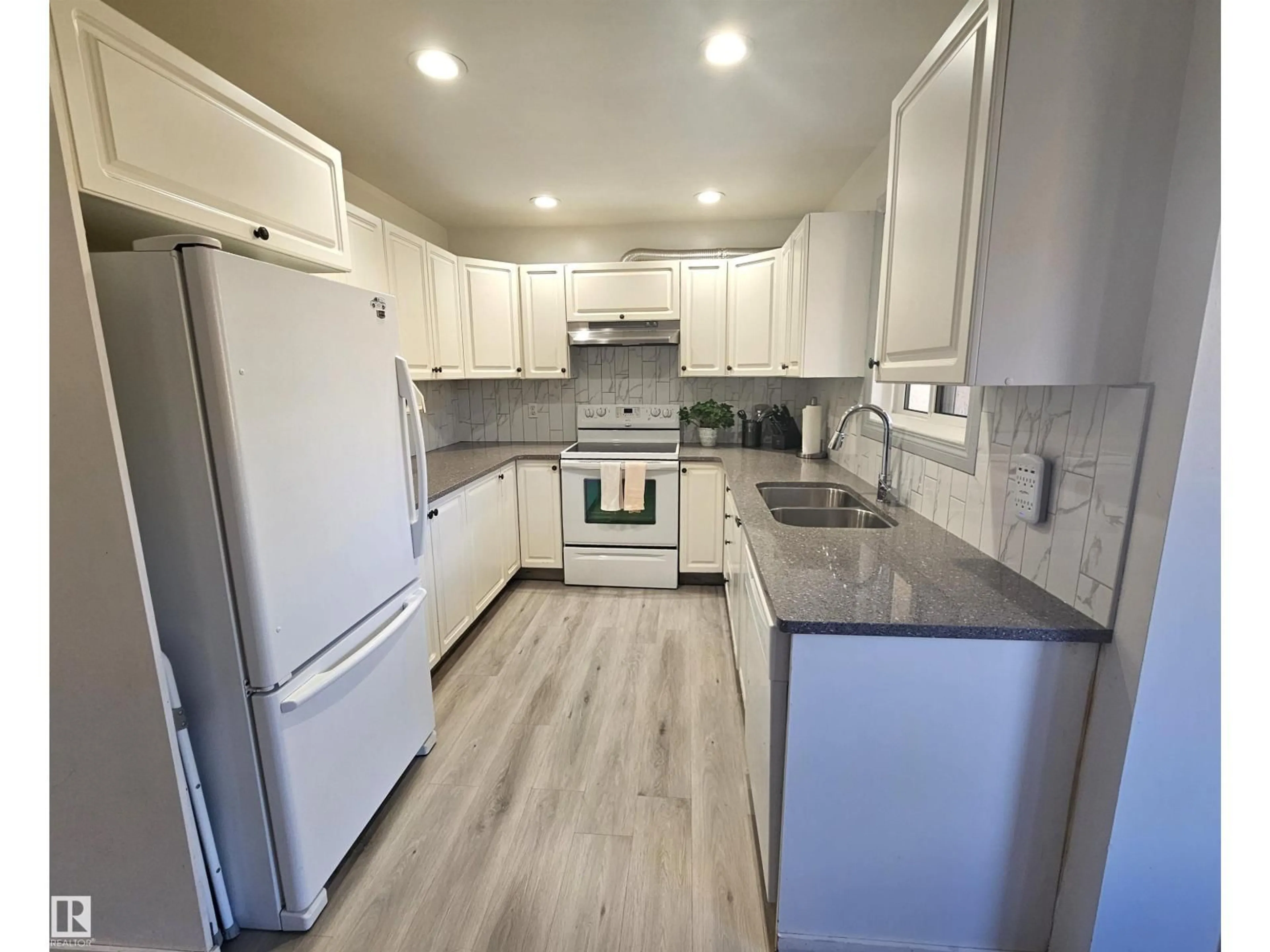 Unknown for 28 - 3645 145 AV, Edmonton Alberta T5Y2S3