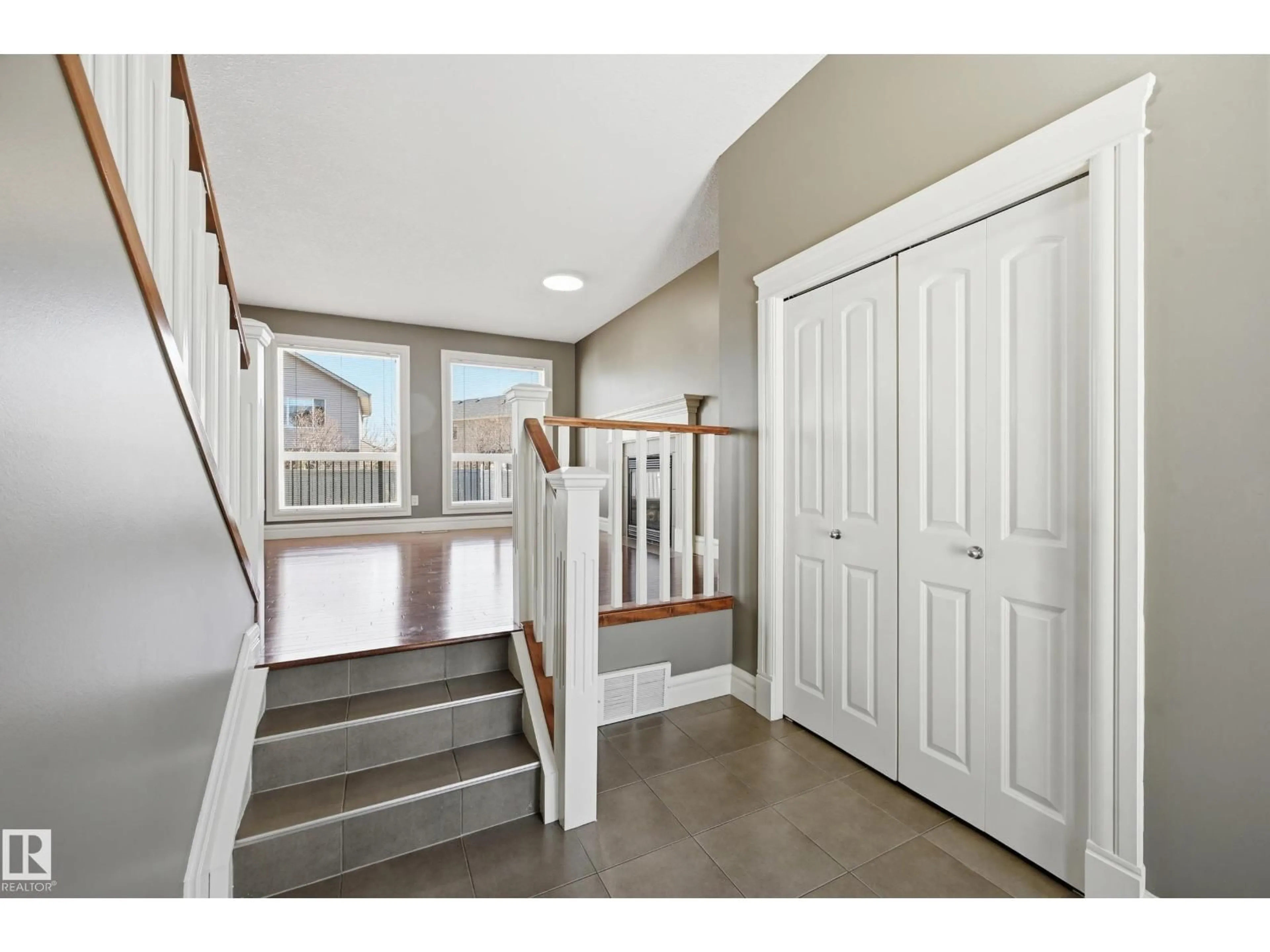 Indoor entryway for NW - 16411 43 ST, Edmonton Alberta T5Y0H8