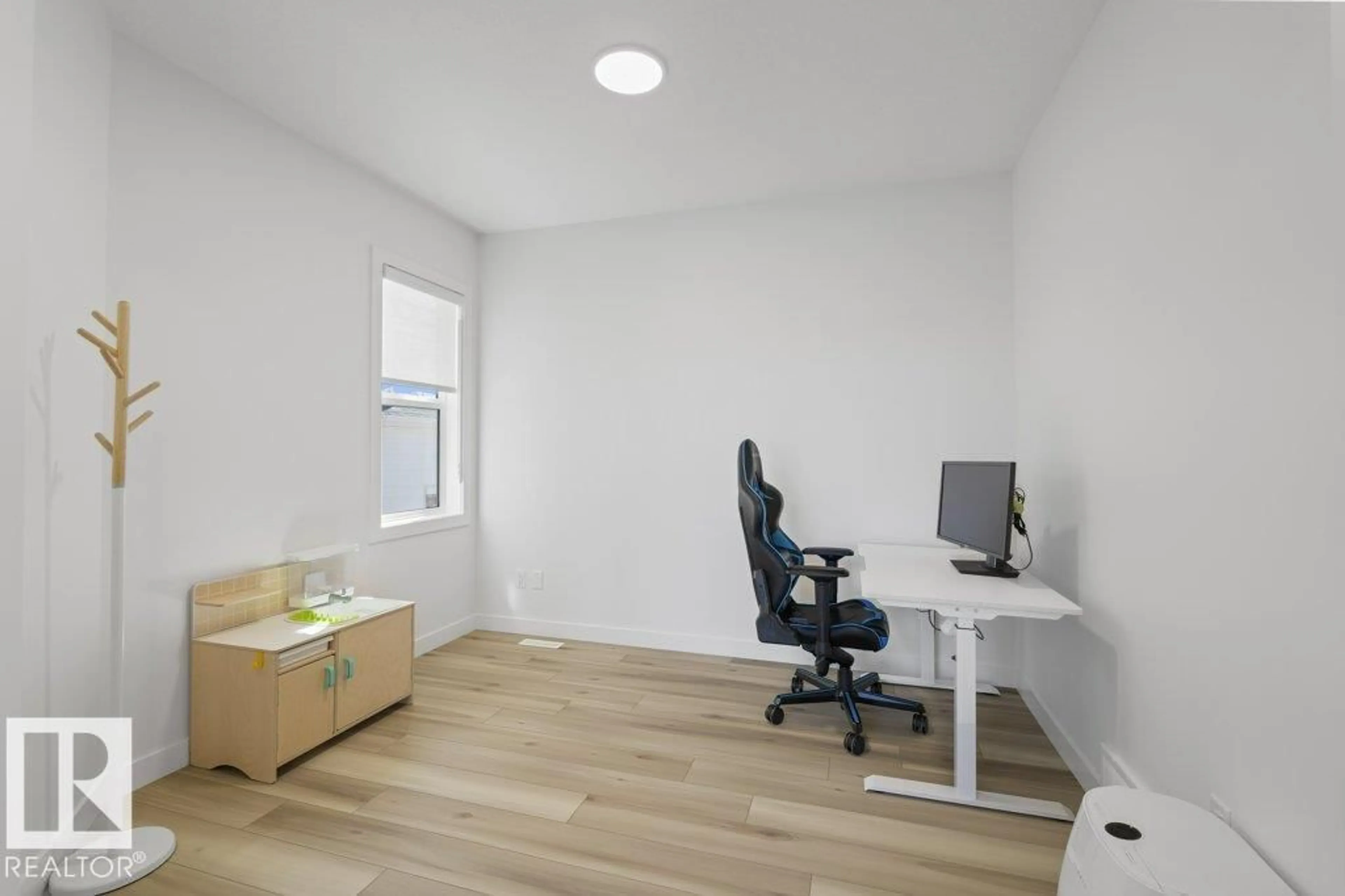 A pic of a room for 19110 20A AV, Edmonton Alberta T6M3A8