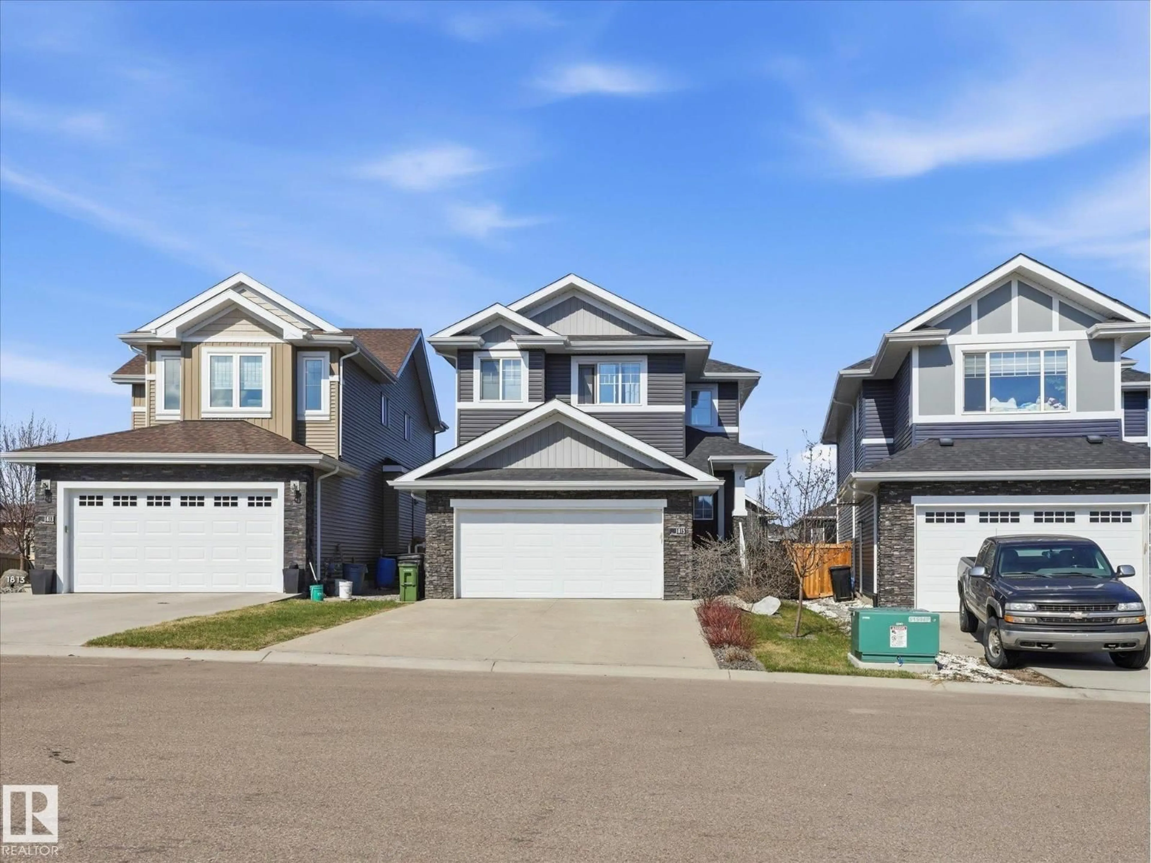 Home with vinyl exterior material, street for 1815 TANAGER CL, Edmonton Alberta T5S0N2