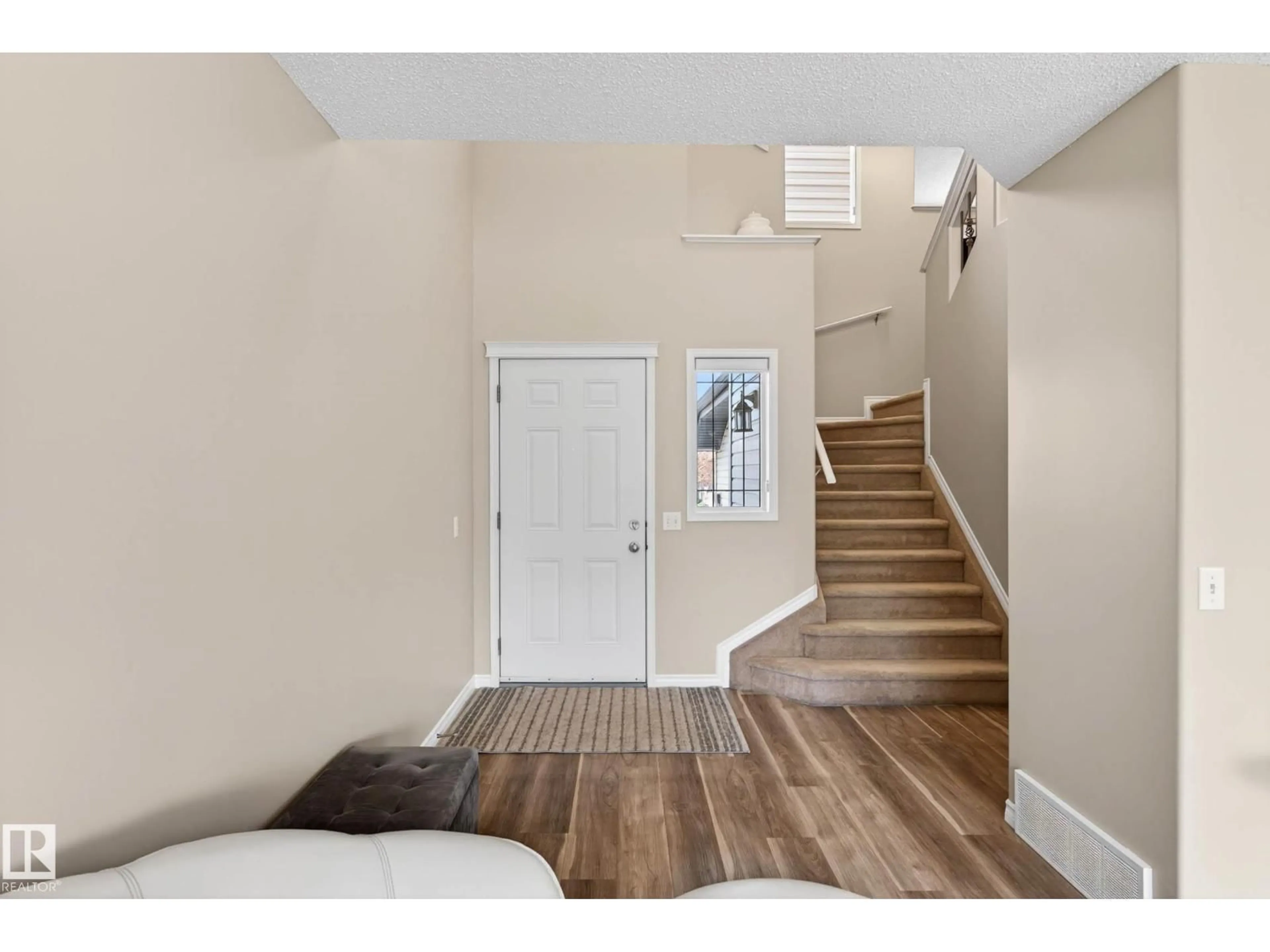 Indoor entryway for 7723 7A AV, Edmonton Alberta T6X0A2