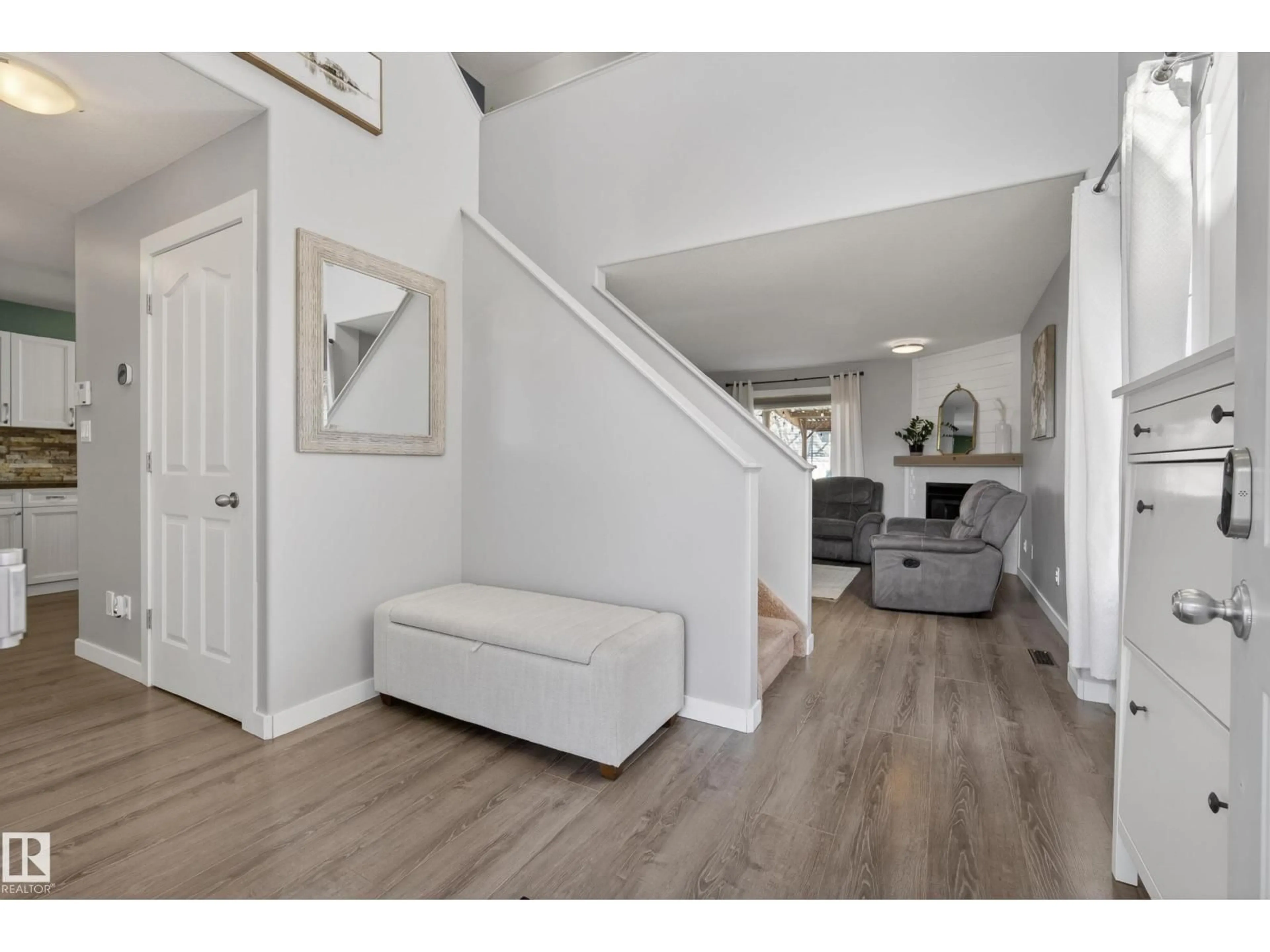 Indoor entryway for NW - 16230 131A ST, Edmonton Alberta T6V1X5