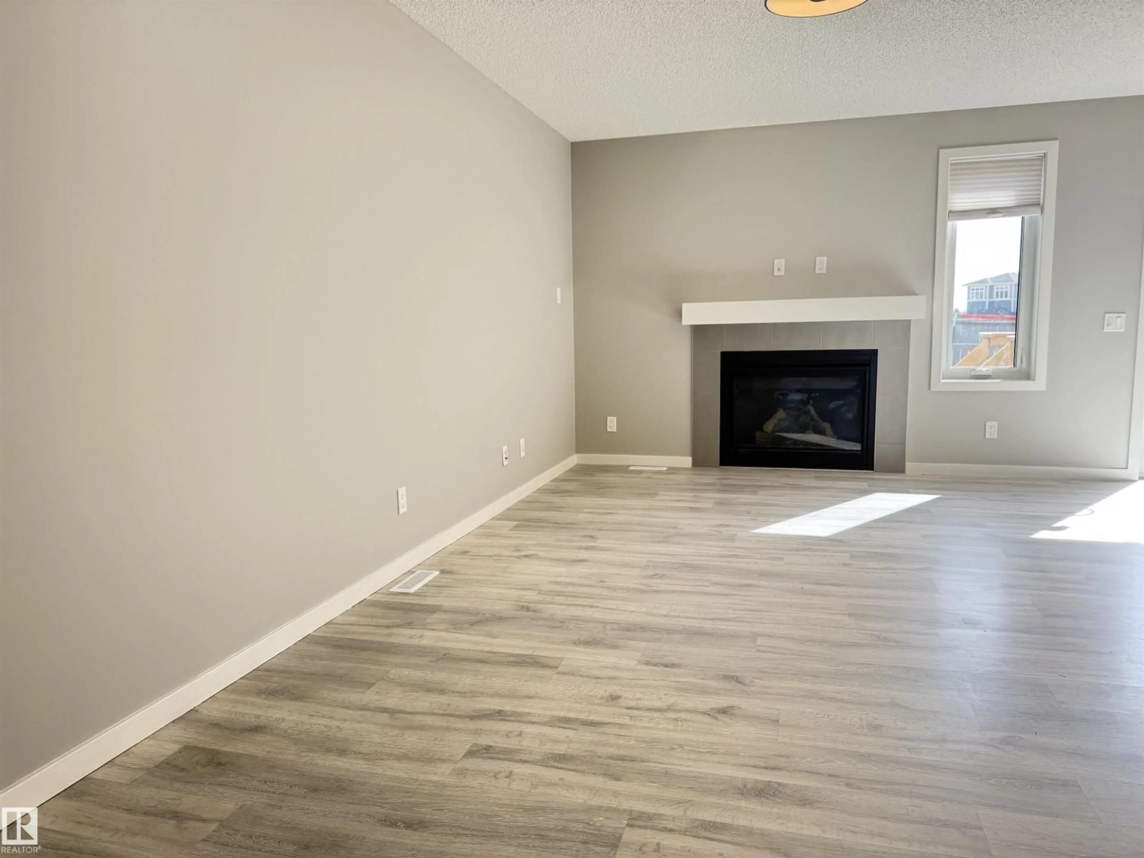 A pic of a room for NW - 12613 45 ST, Edmonton Alberta T5A1L3
