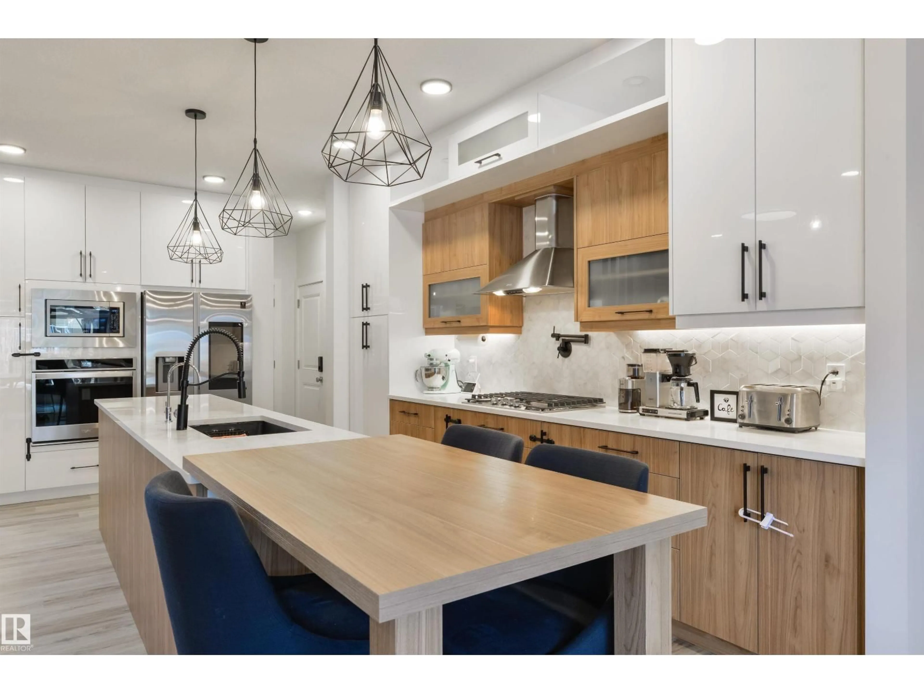 Contemporary kitchen, unknown for 219 37 ST, Edmonton Alberta T6X2W4