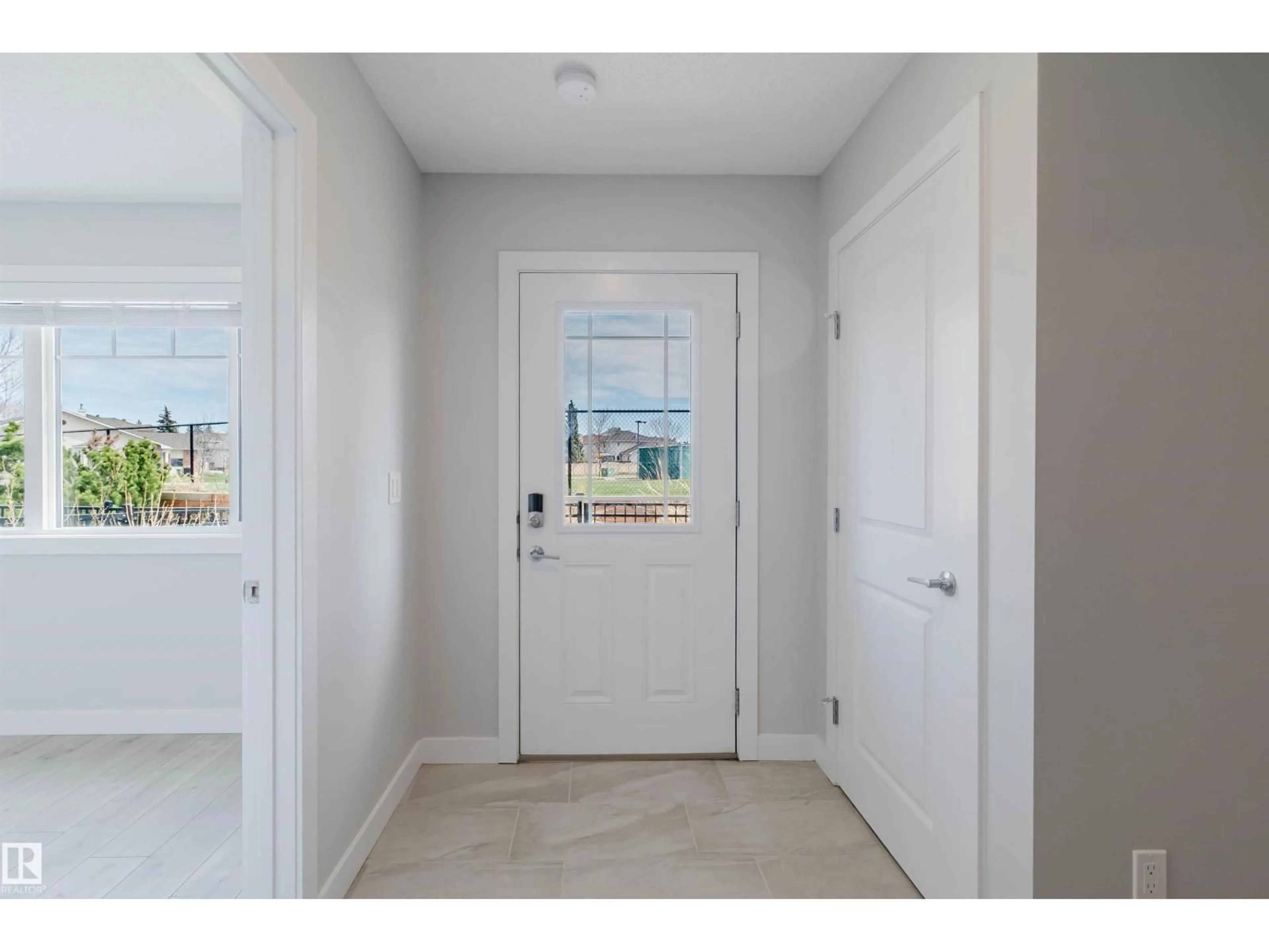 Indoor entryway for #3 - 11373 12 AV, Edmonton Alberta T6J5V2