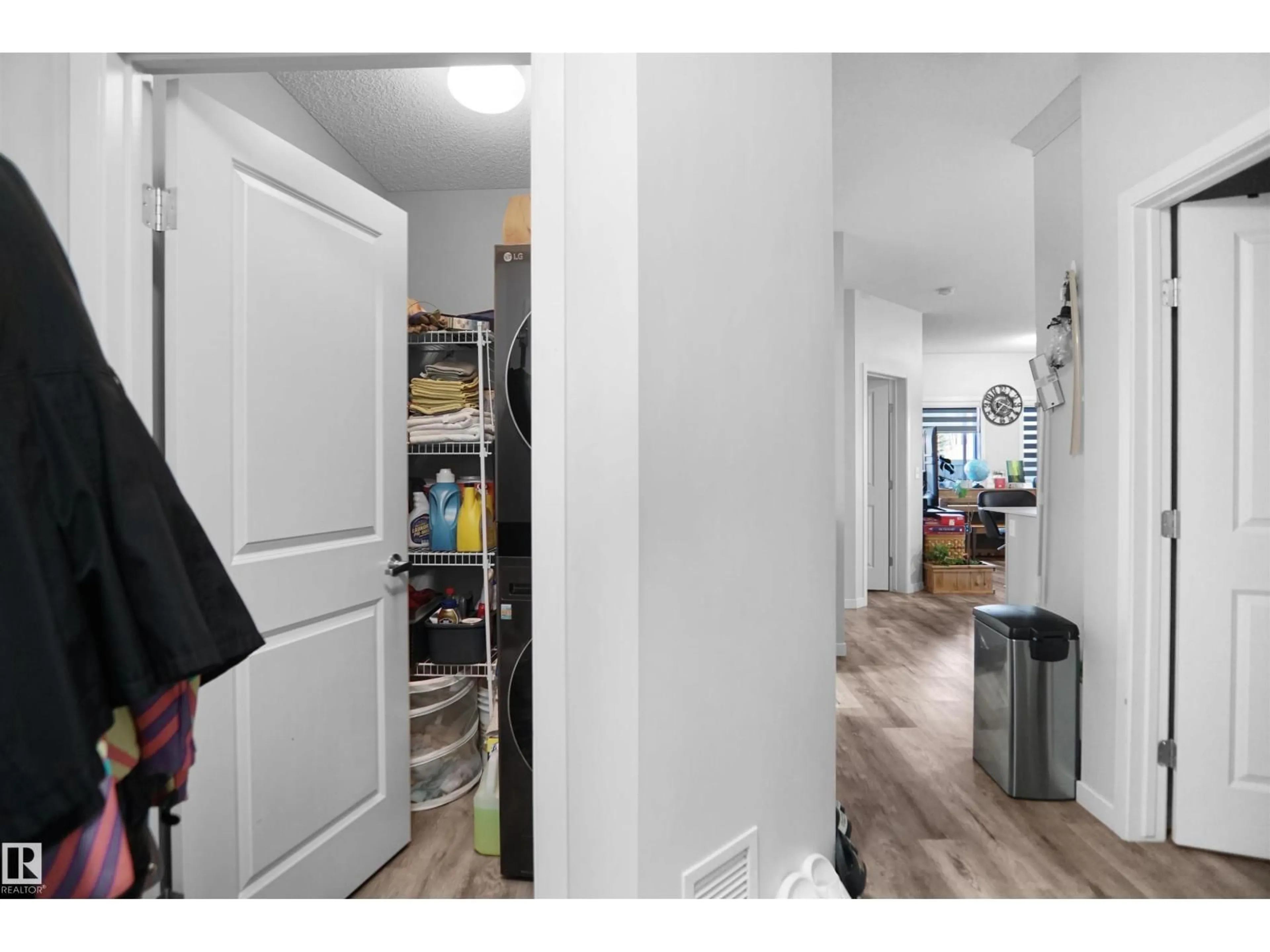 Indoor entryway for 1818 - 156 RUTHERFORD RD, Edmonton Alberta T6W2K6