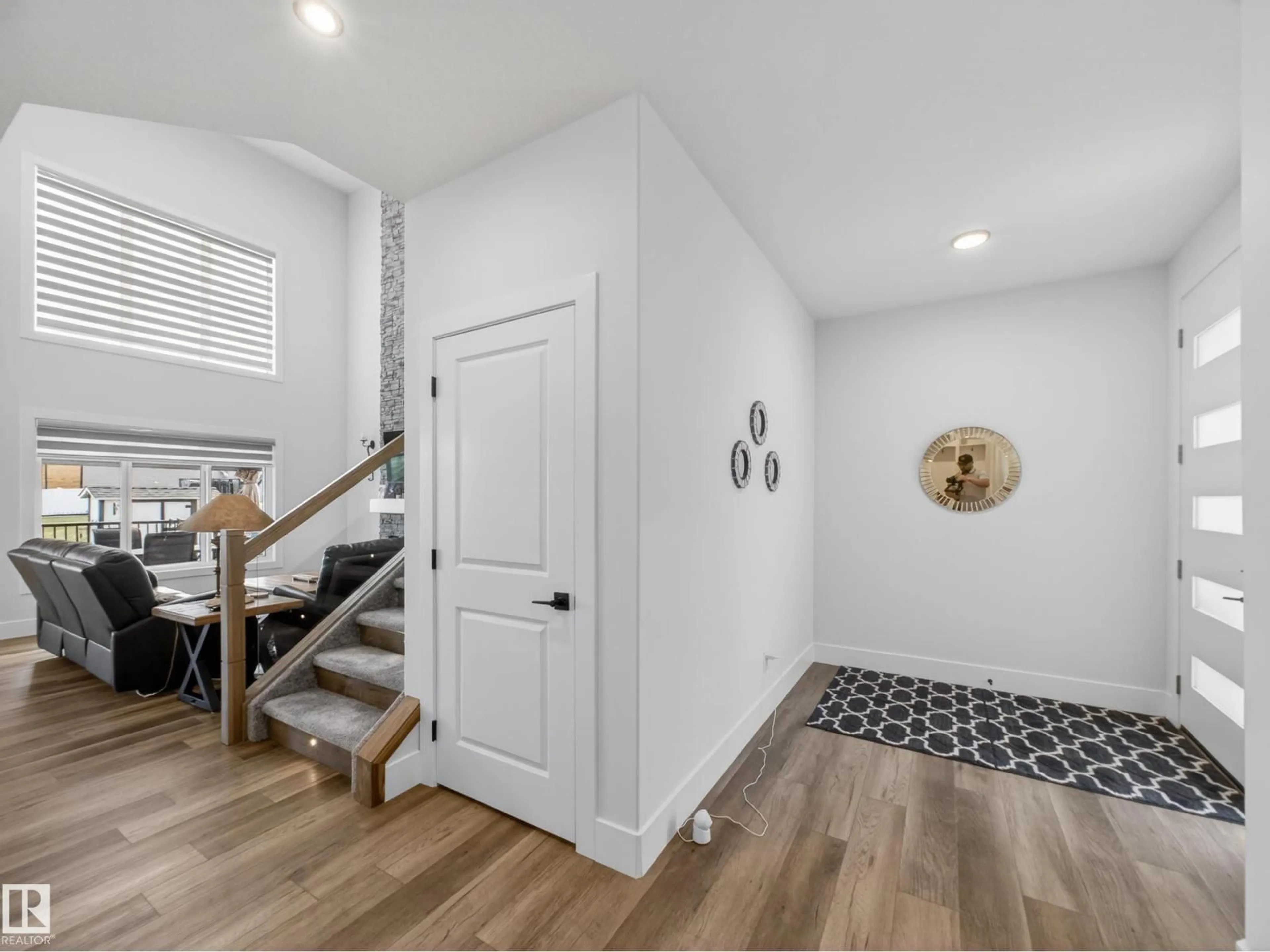 Indoor entryway for 75 WILLOW LI, Fort Saskatchewan Alberta T8L0W8