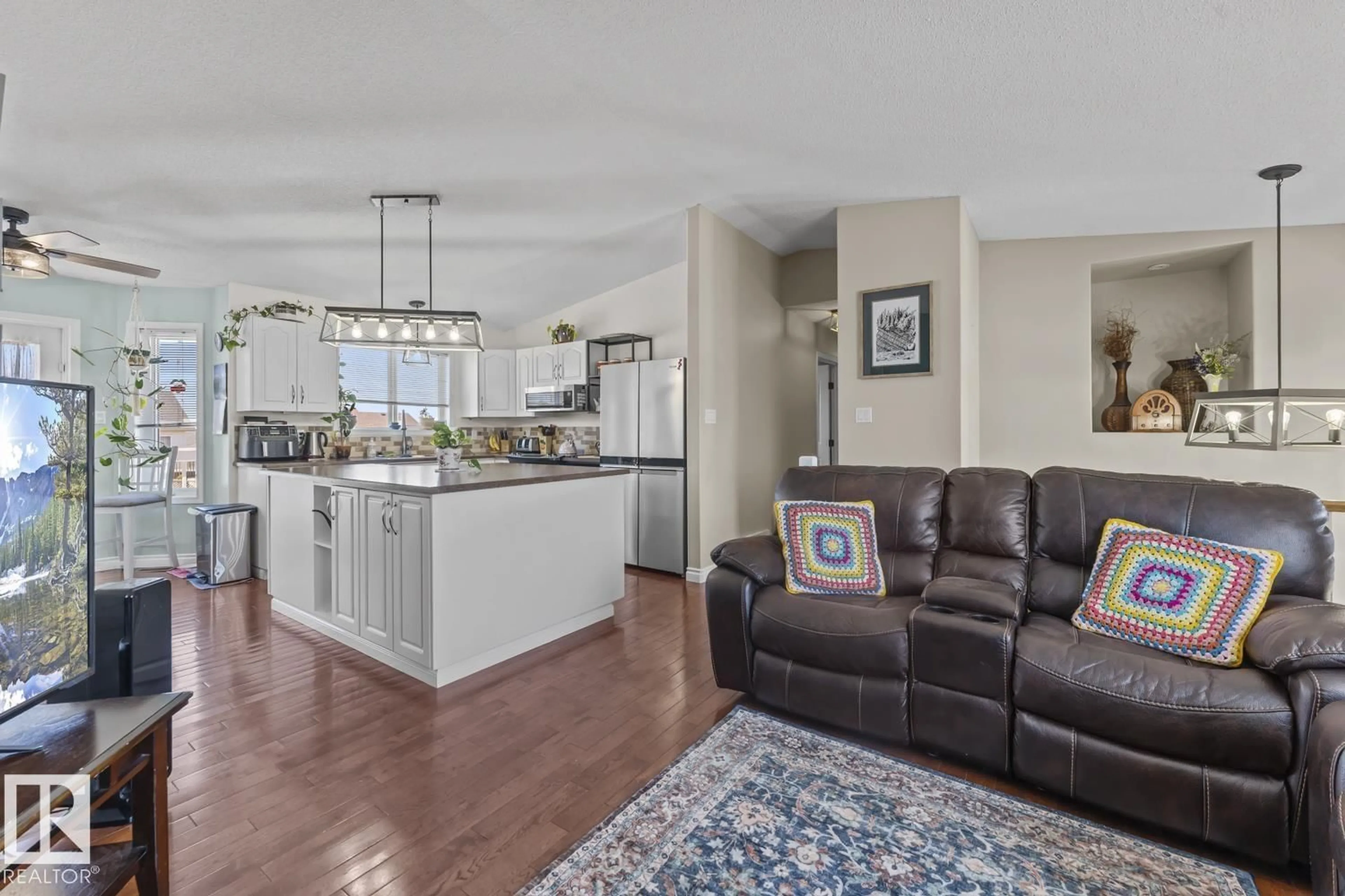 Open concept kitchen, unknown for 611 19 ST, Cold Lake Alberta T9M1C6