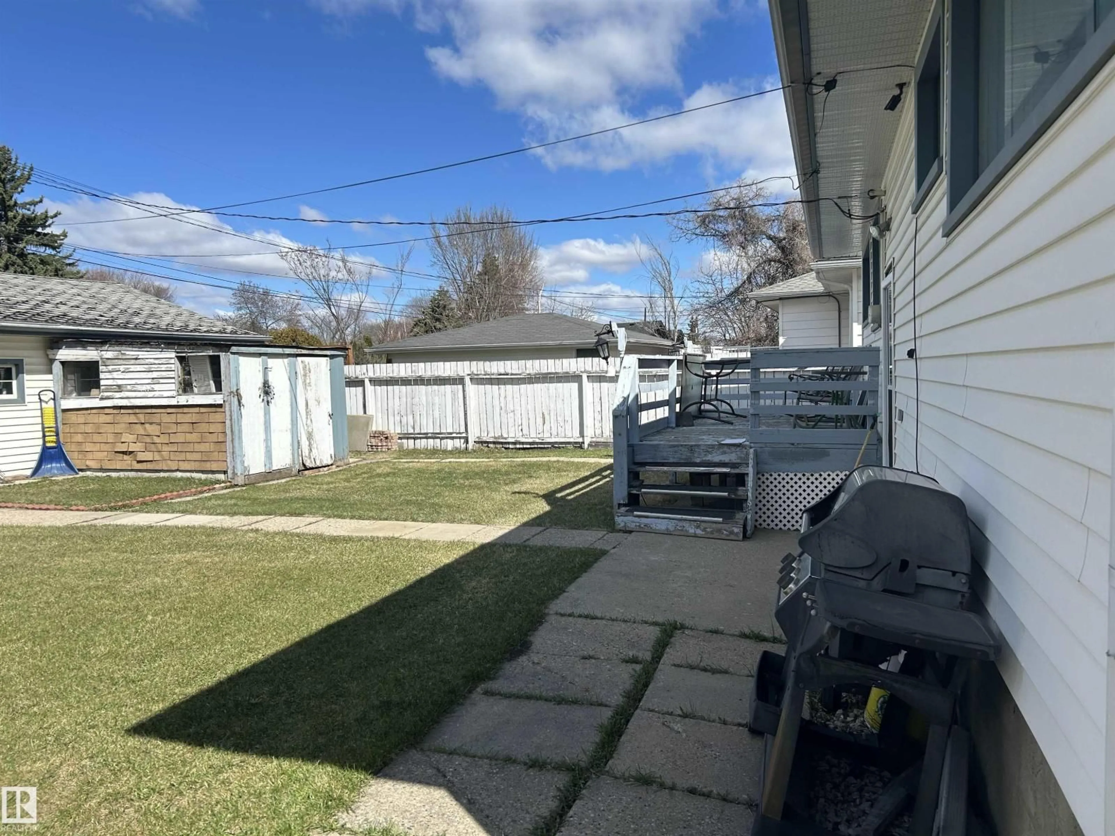 A pic from outside/outdoor area/front of a property/back of a property/a pic from drone, street for NW - 9612 75A ST, Edmonton Alberta T6C2J3