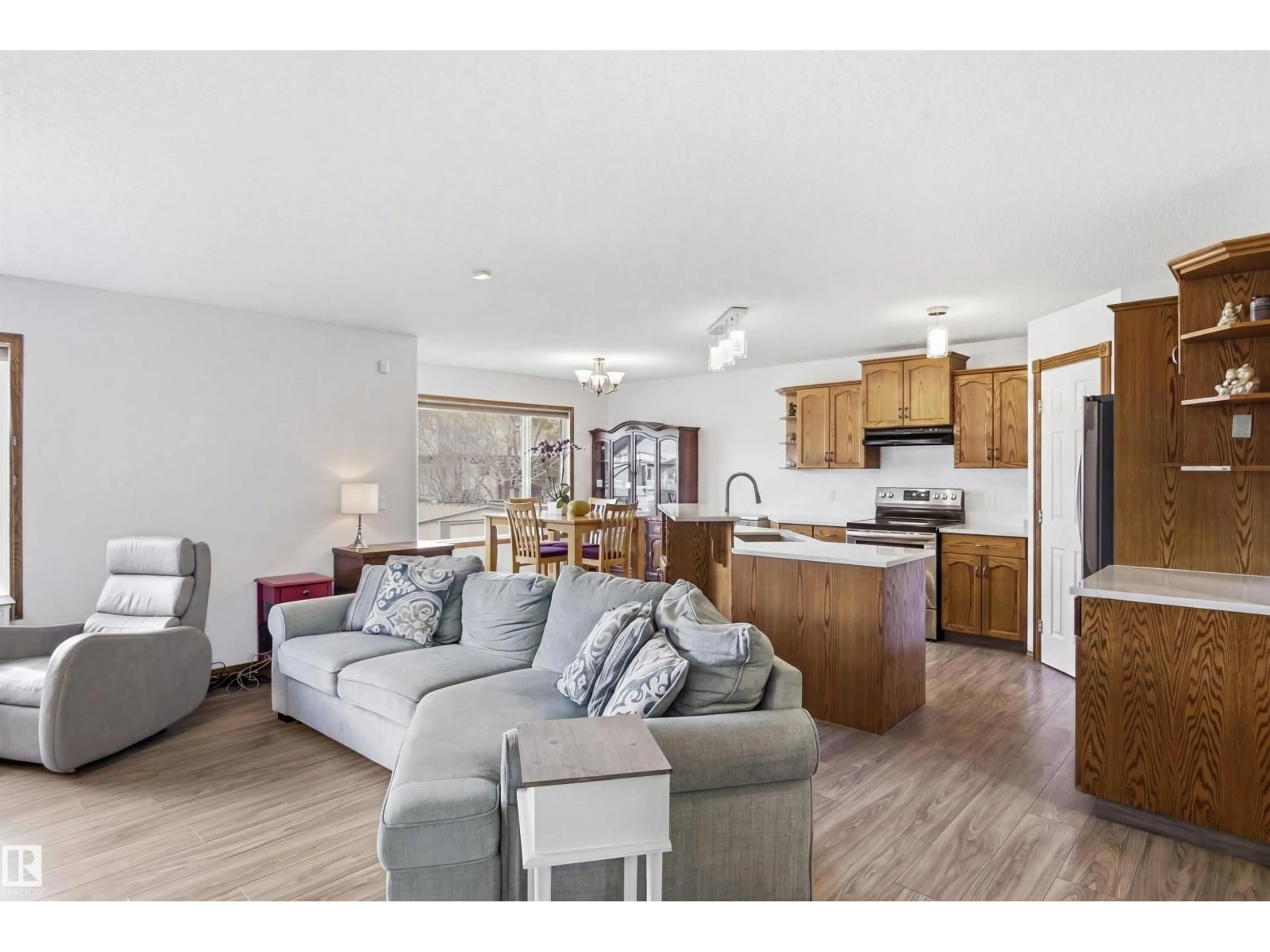Open concept kitchen, unknown for 6014 48 AV, Beaumont Alberta T4X0A3