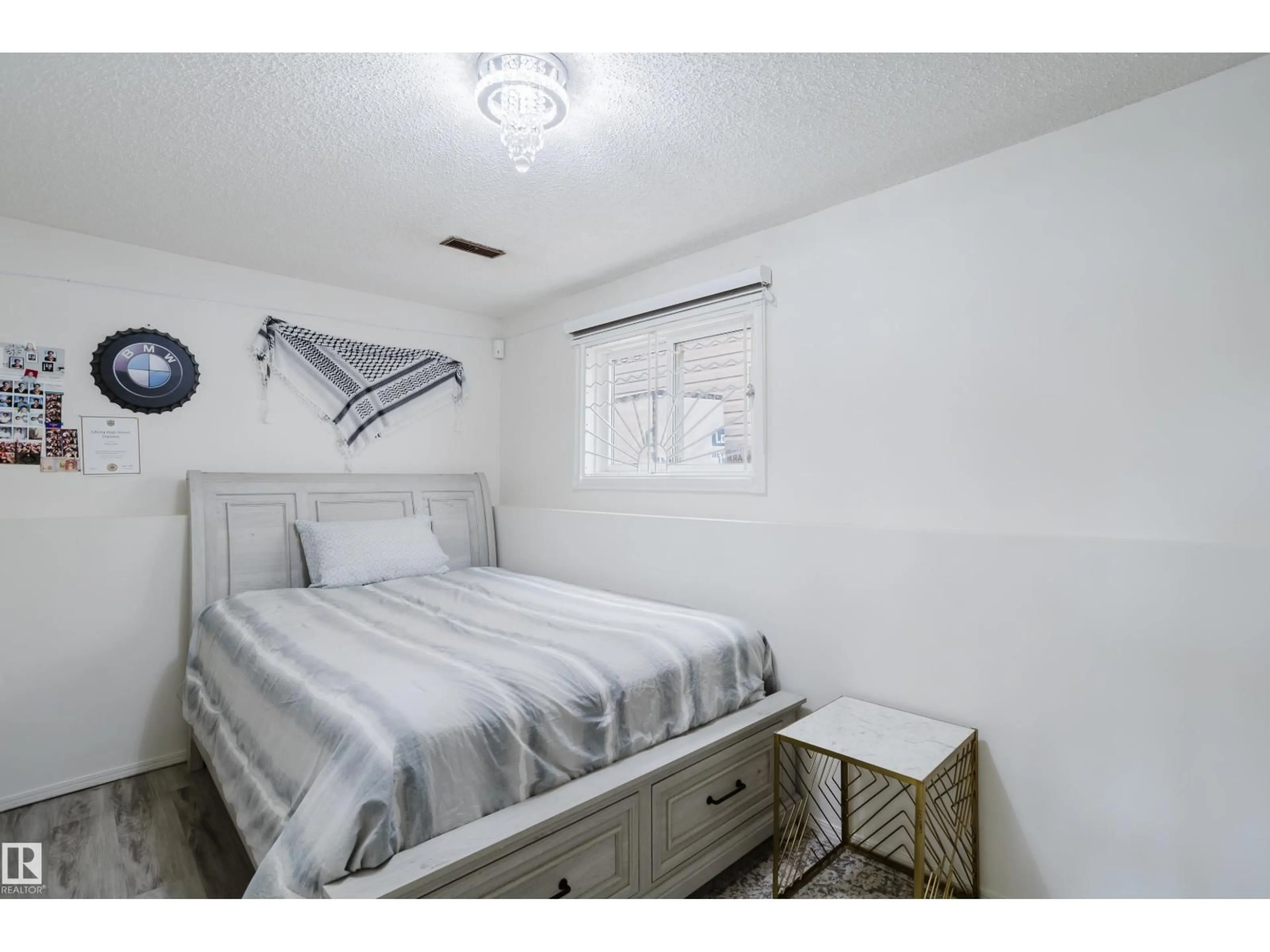Bedroom with bed, unknown for 236 LAGO LINDO CR, Edmonton Alberta T5Z1Y5