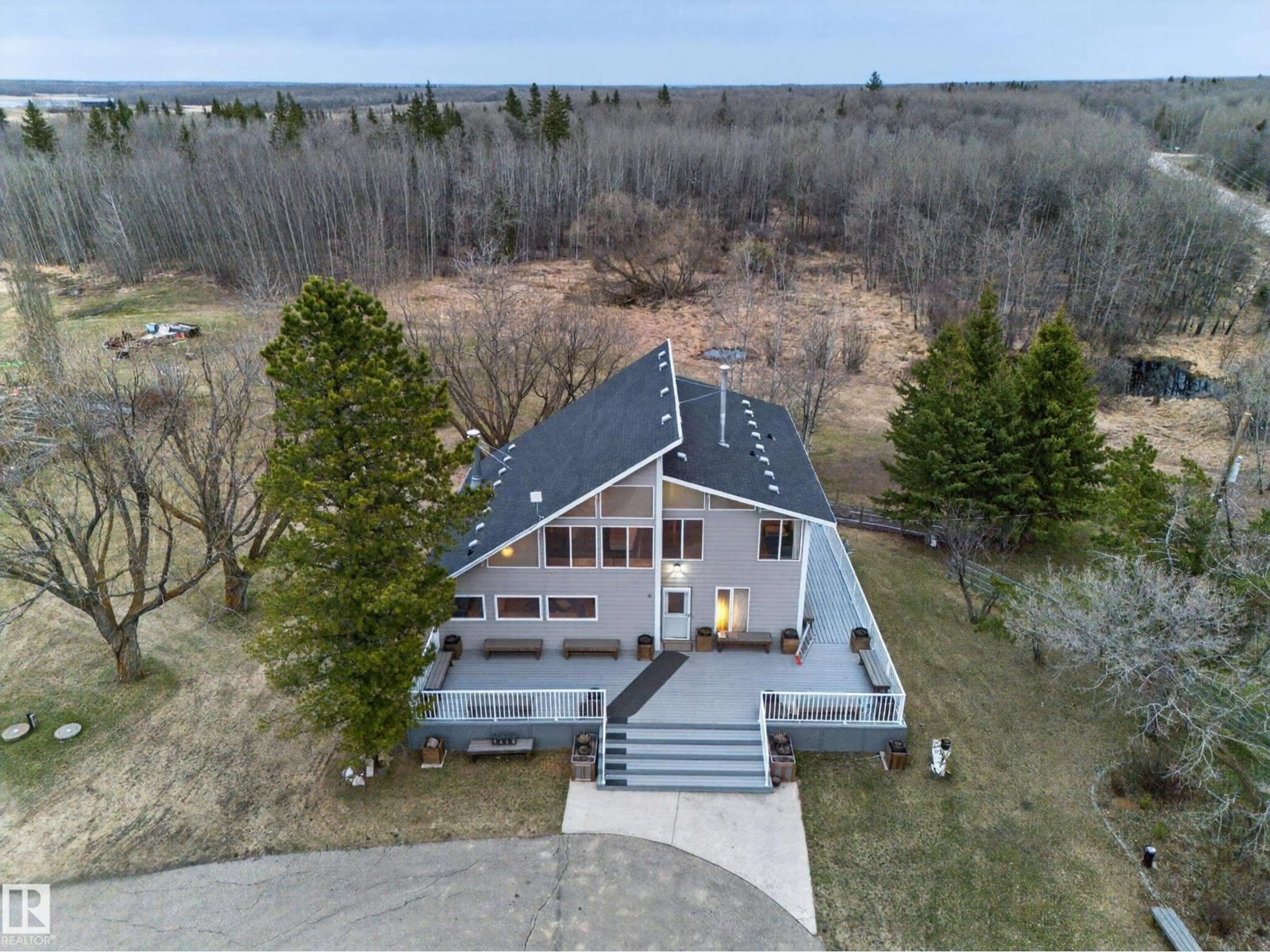 A pic from outside/outdoor area/front of a property/back of a property/a pic from drone, water/lake/river/ocean view for 22250 TWP ROAD 512, Rural Strathcona County Alberta T8C1H2