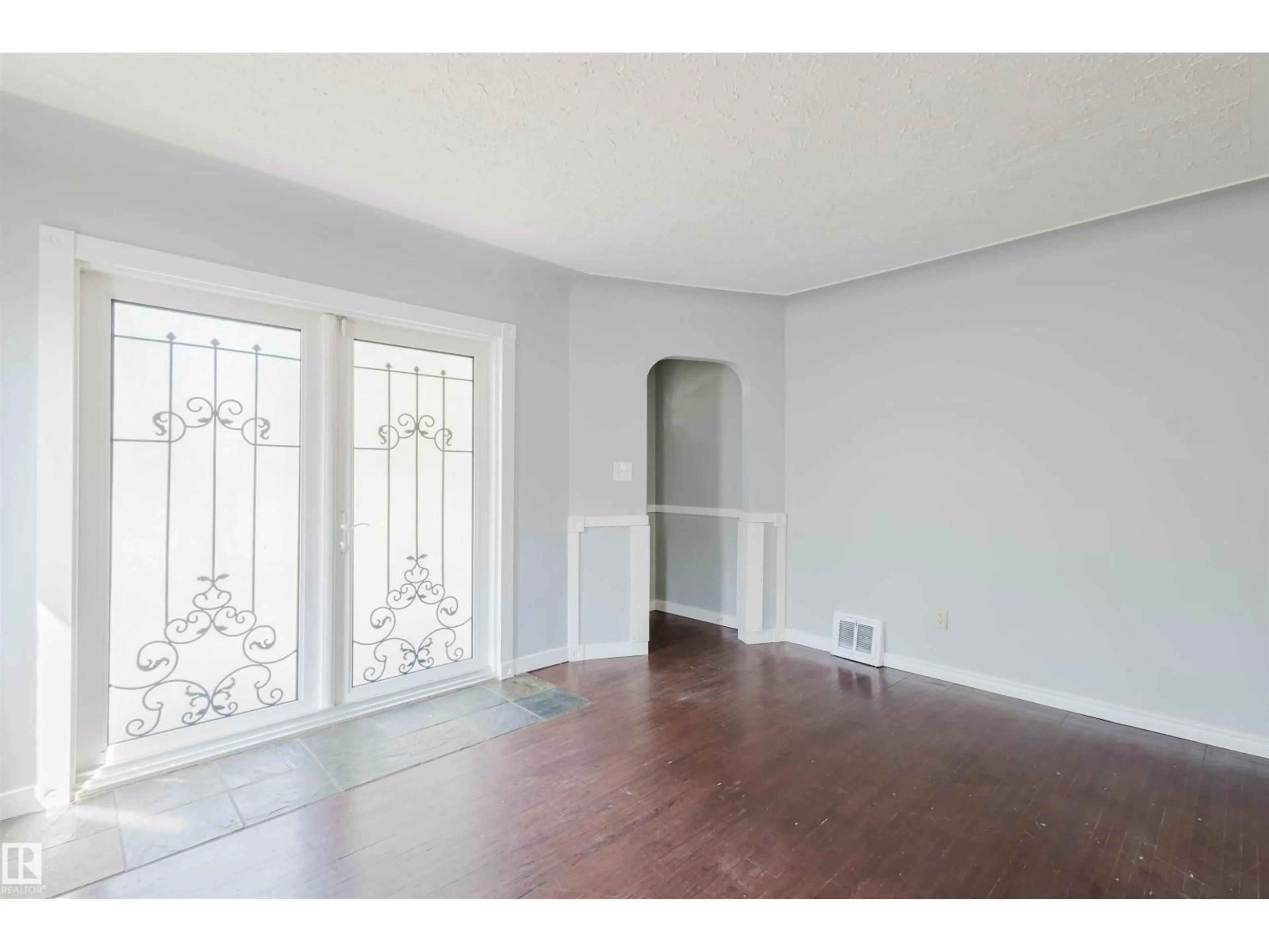 Indoor entryway for 9731 162 ST, Edmonton Alberta T5P3L1