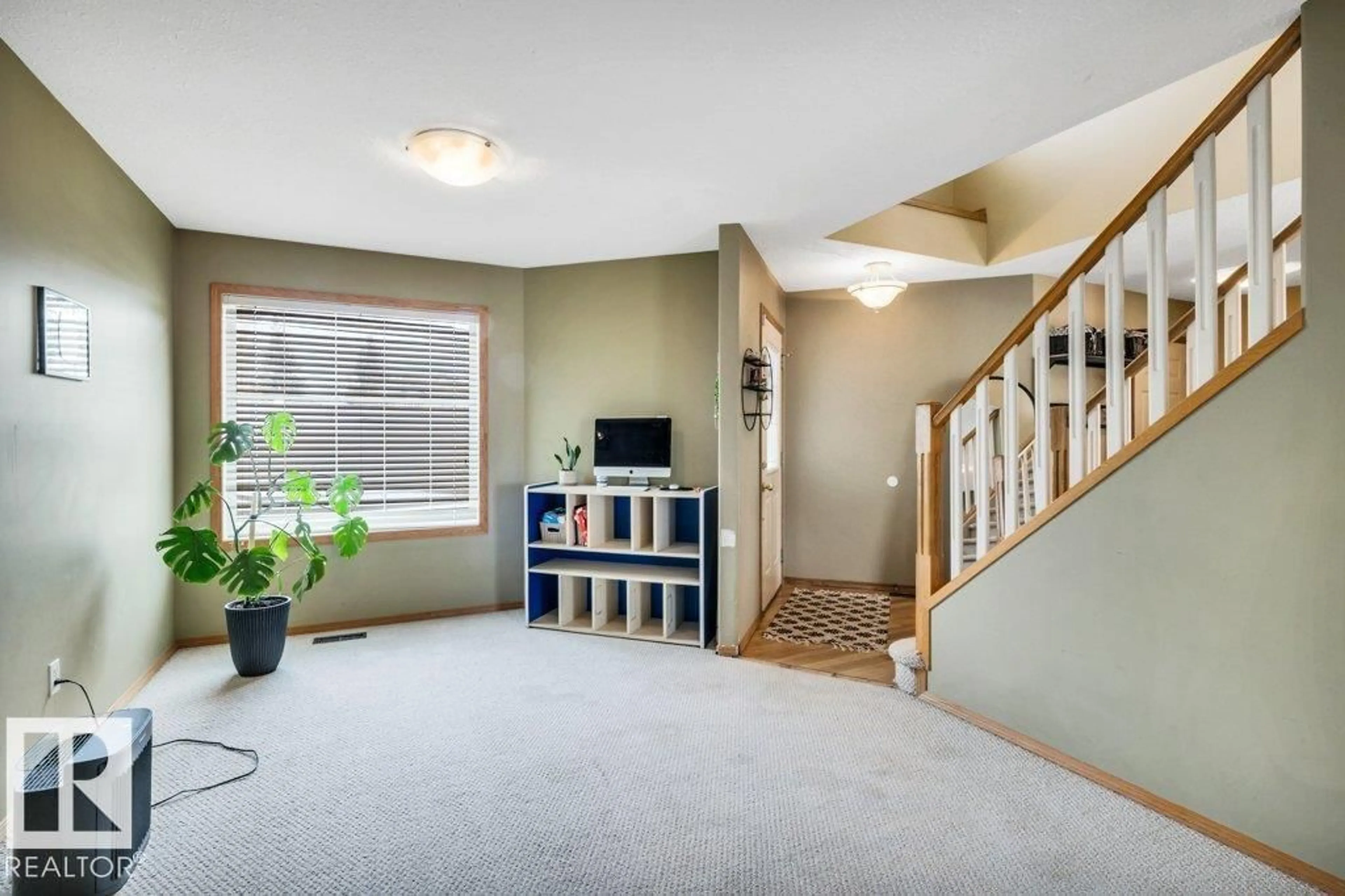 Indoor entryway for 5 HAYDEN PL, St. Albert Alberta T8N6V1