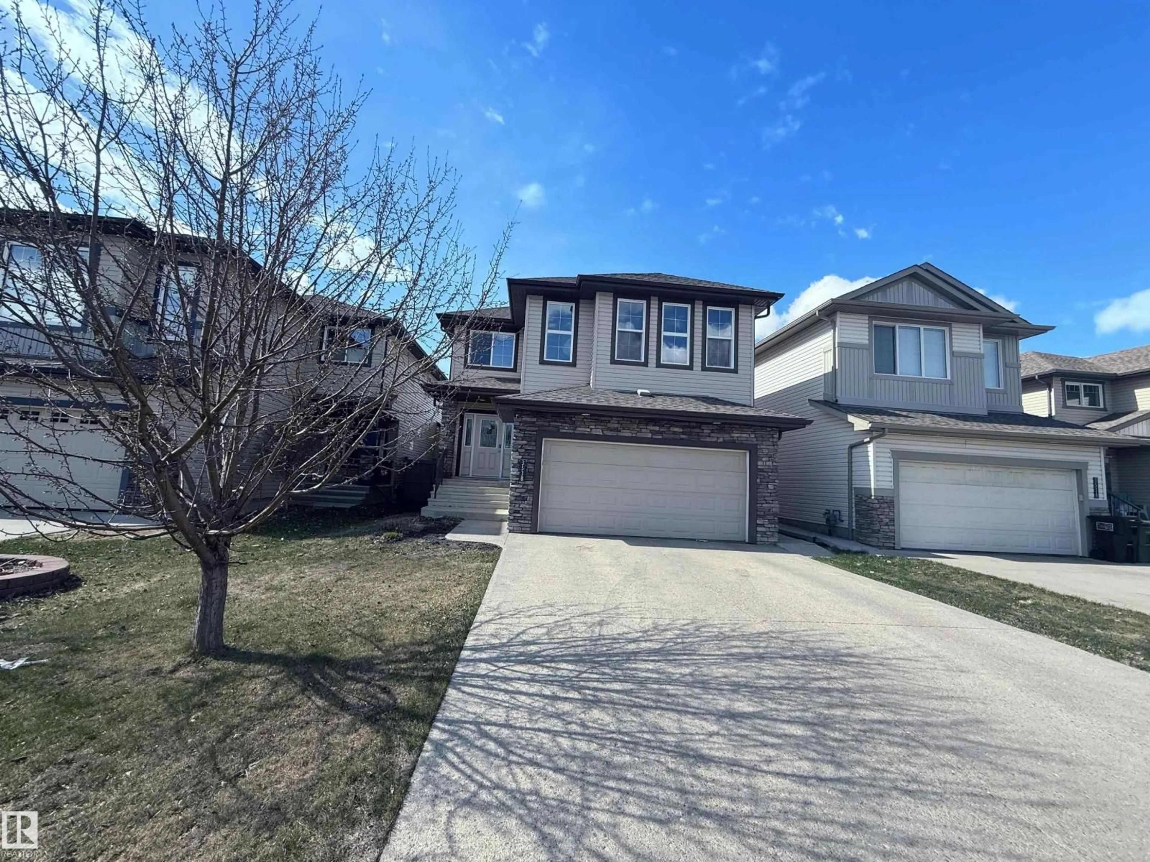 A pic from outside/outdoor area/front of a property/back of a property/a pic from drone, street for 3538 CLAXTON CR, Edmonton Alberta T6W0Z6