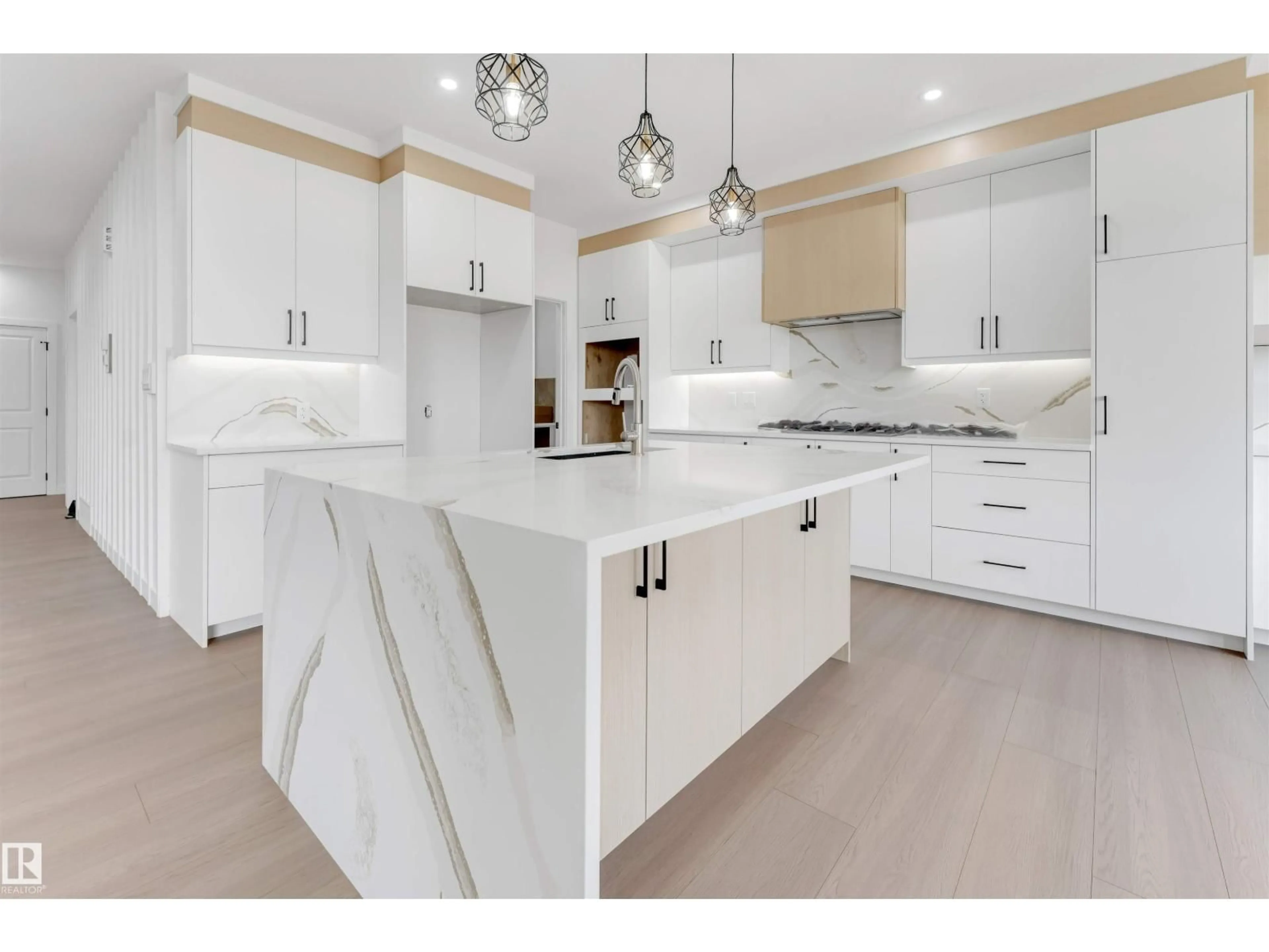 Contemporary kitchen, ceramic/tile floor for 138 CREEKSIDE LANE LN, Leduc Alberta T9E1T1
