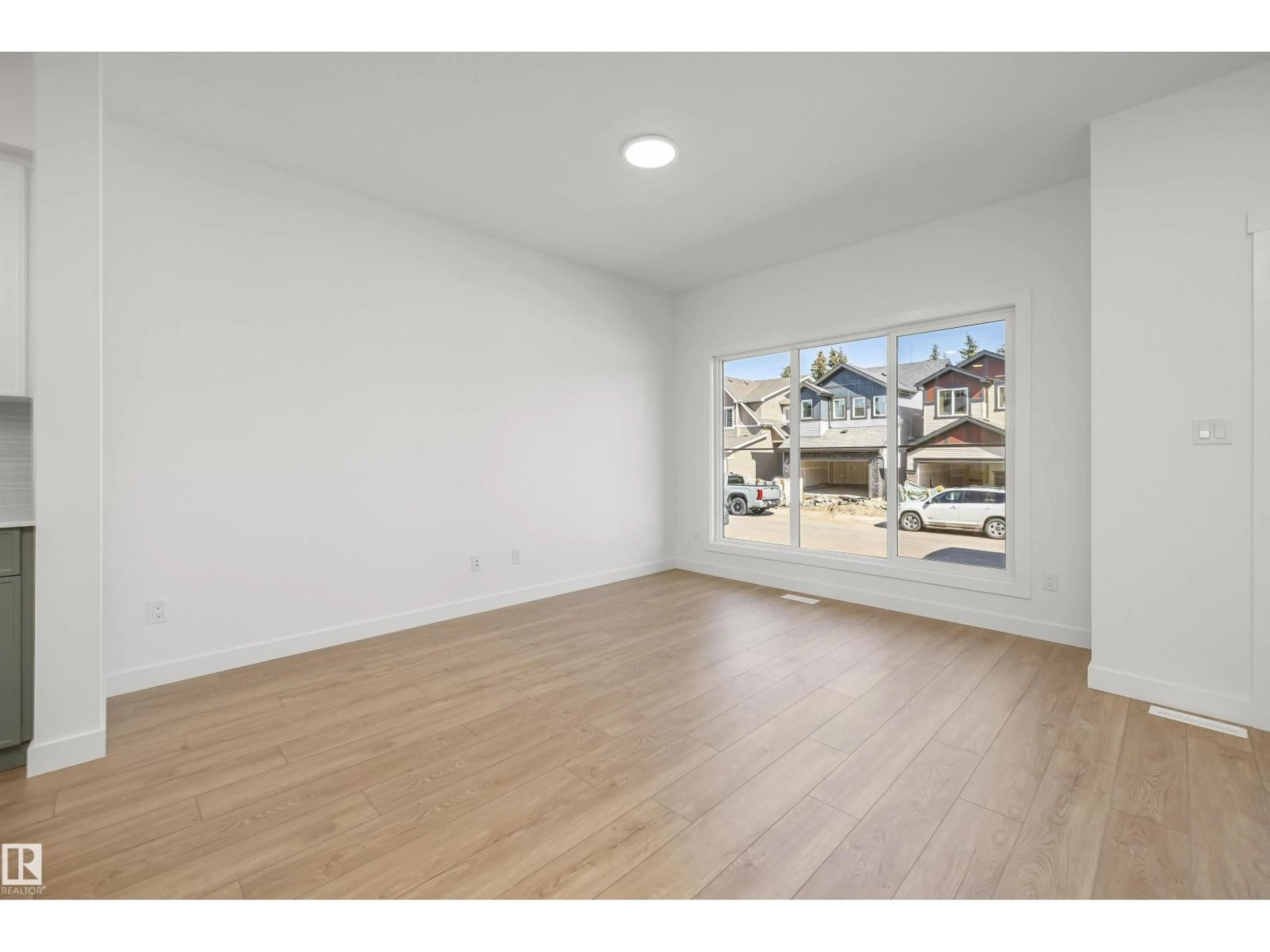 A pic of a room for 20627 43 AV, Edmonton Alberta T6M3E3