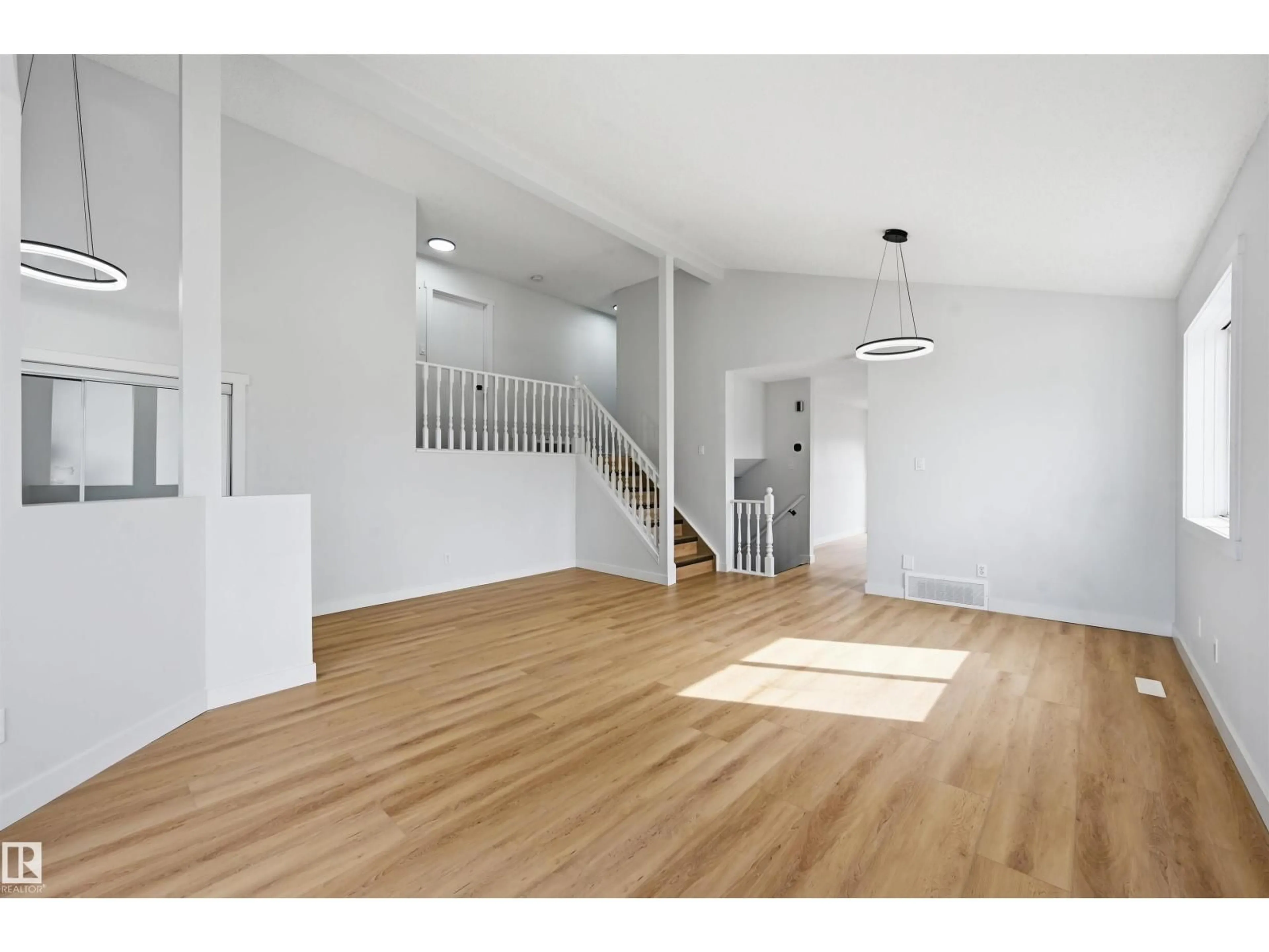 Unknown for 631 JENNER COVE CV, Edmonton Alberta T6L6S1