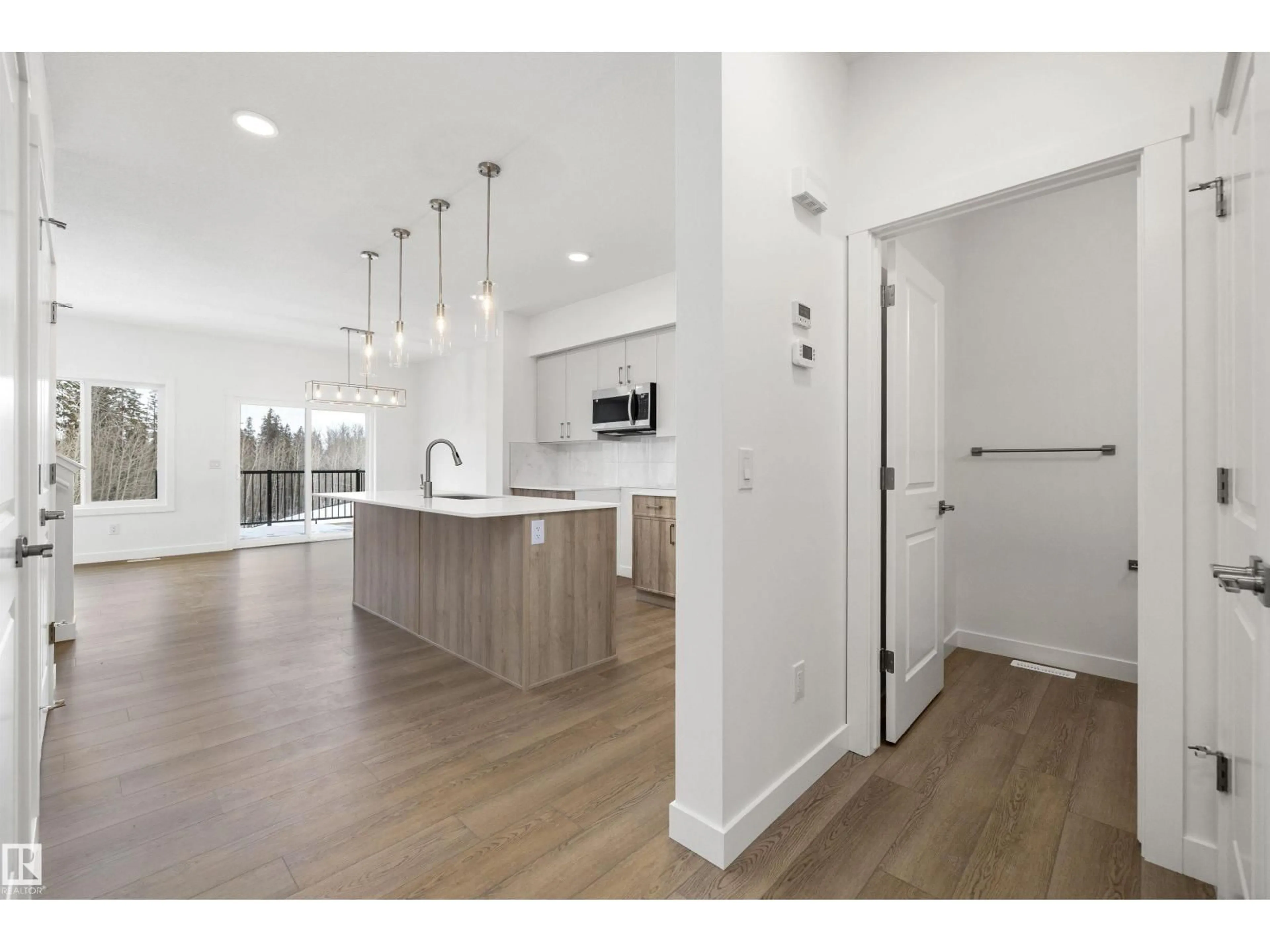 Open concept kitchen, unknown for 1062 CRISTALL CR, Edmonton Alberta T6W5S6