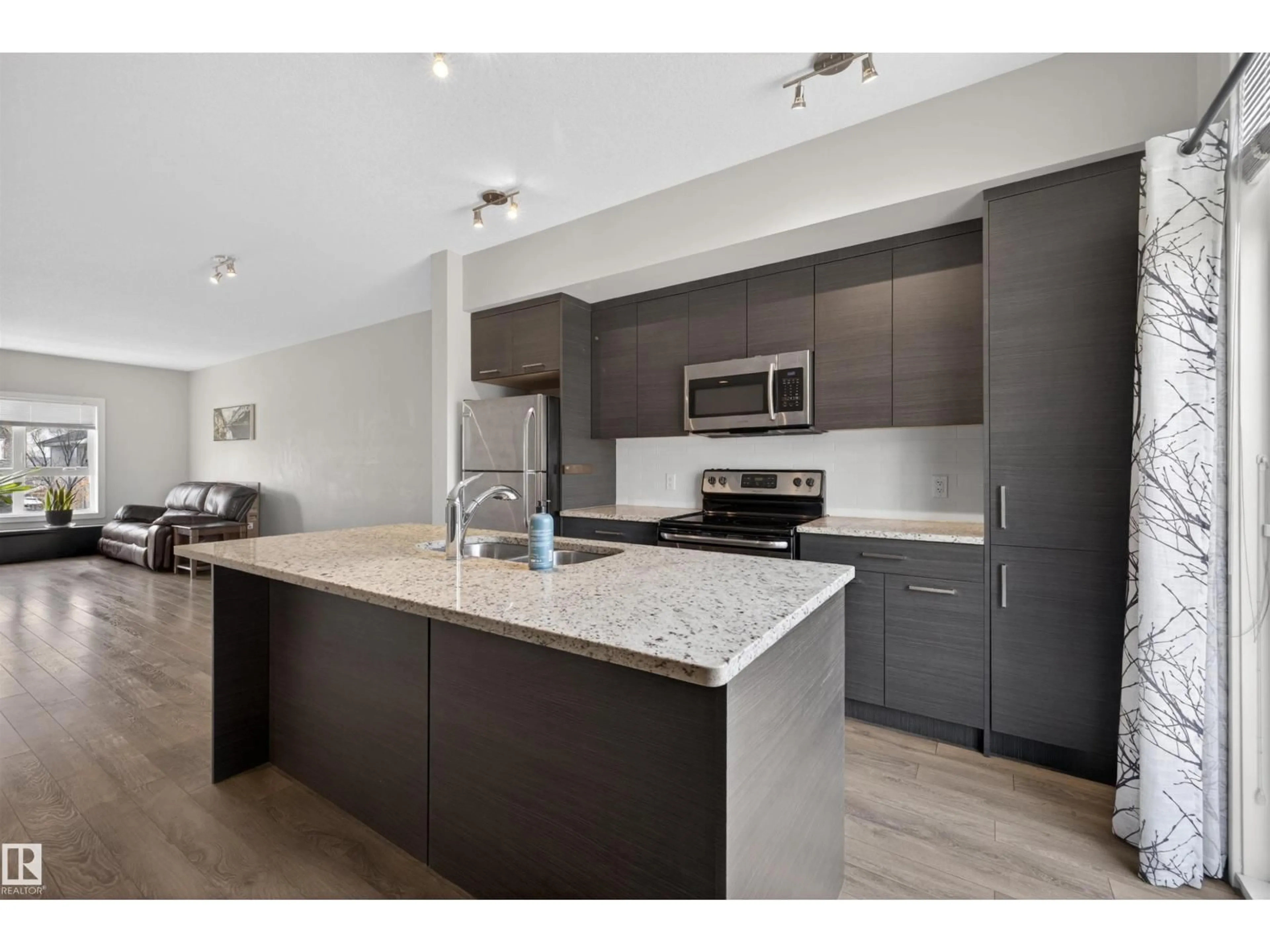 Open concept kitchen, unknown for 8 - 2560 PEGASUS BV, Edmonton Alberta T5E6V4