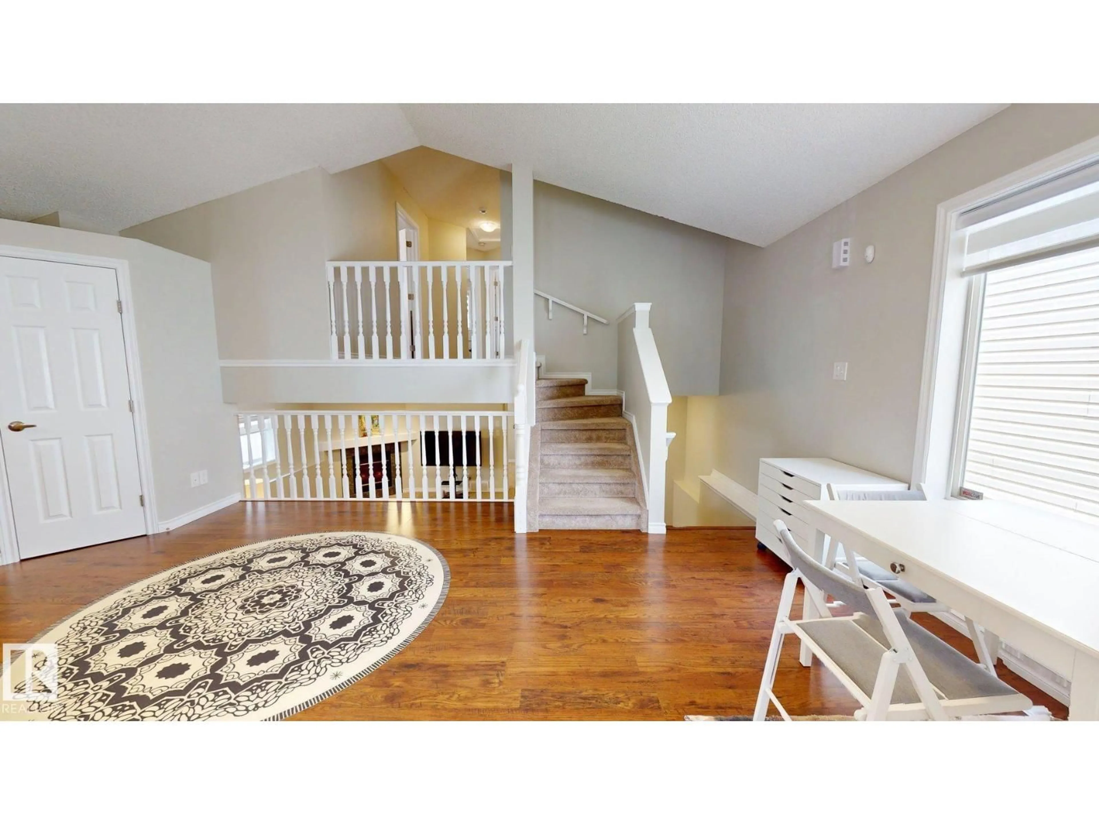 Indoor entryway for 2078 TANNER WD, Edmonton Alberta T6R2S4