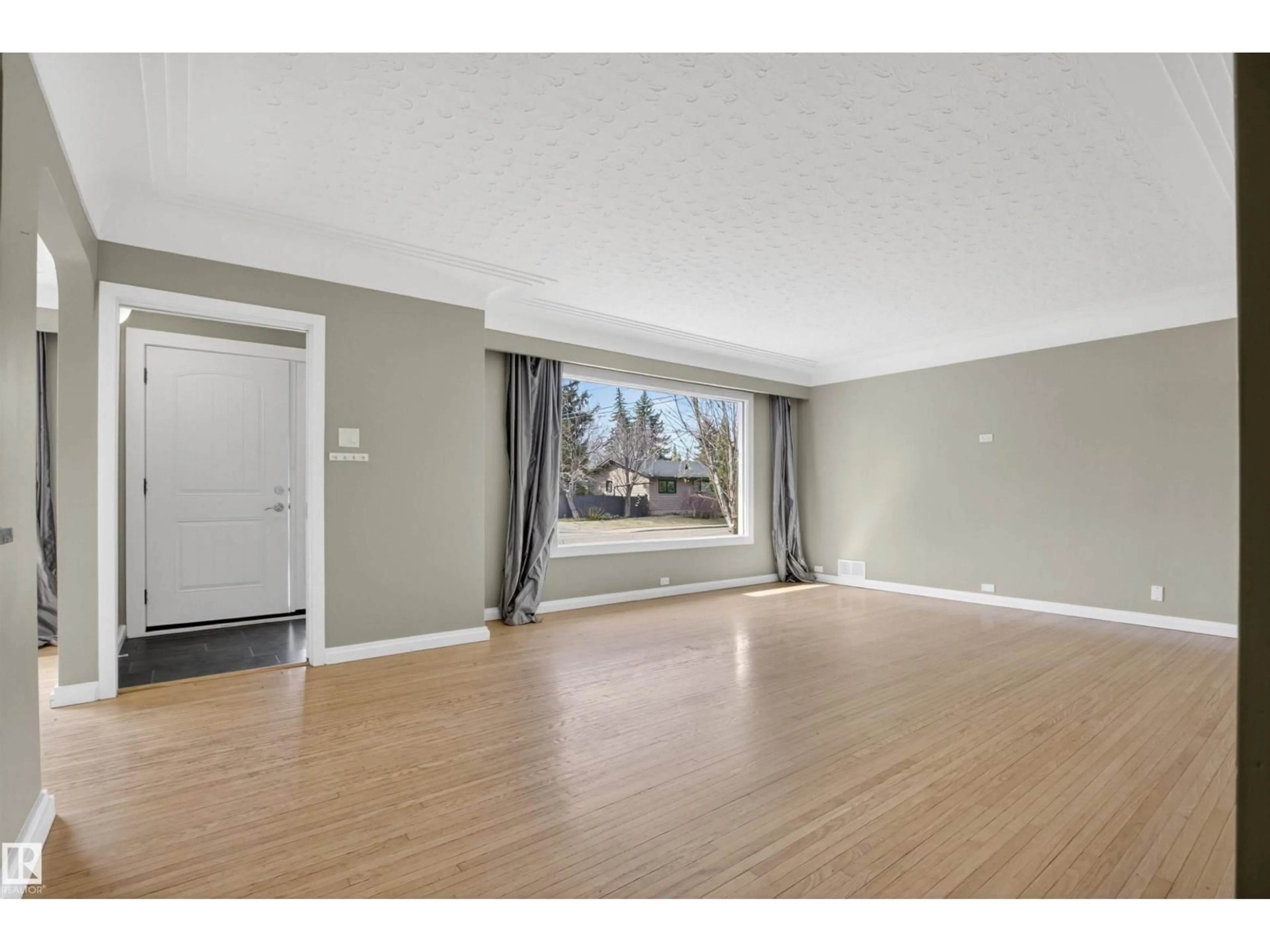 A pic of a room for 14232 95 AV, Edmonton Alberta T5N0A5