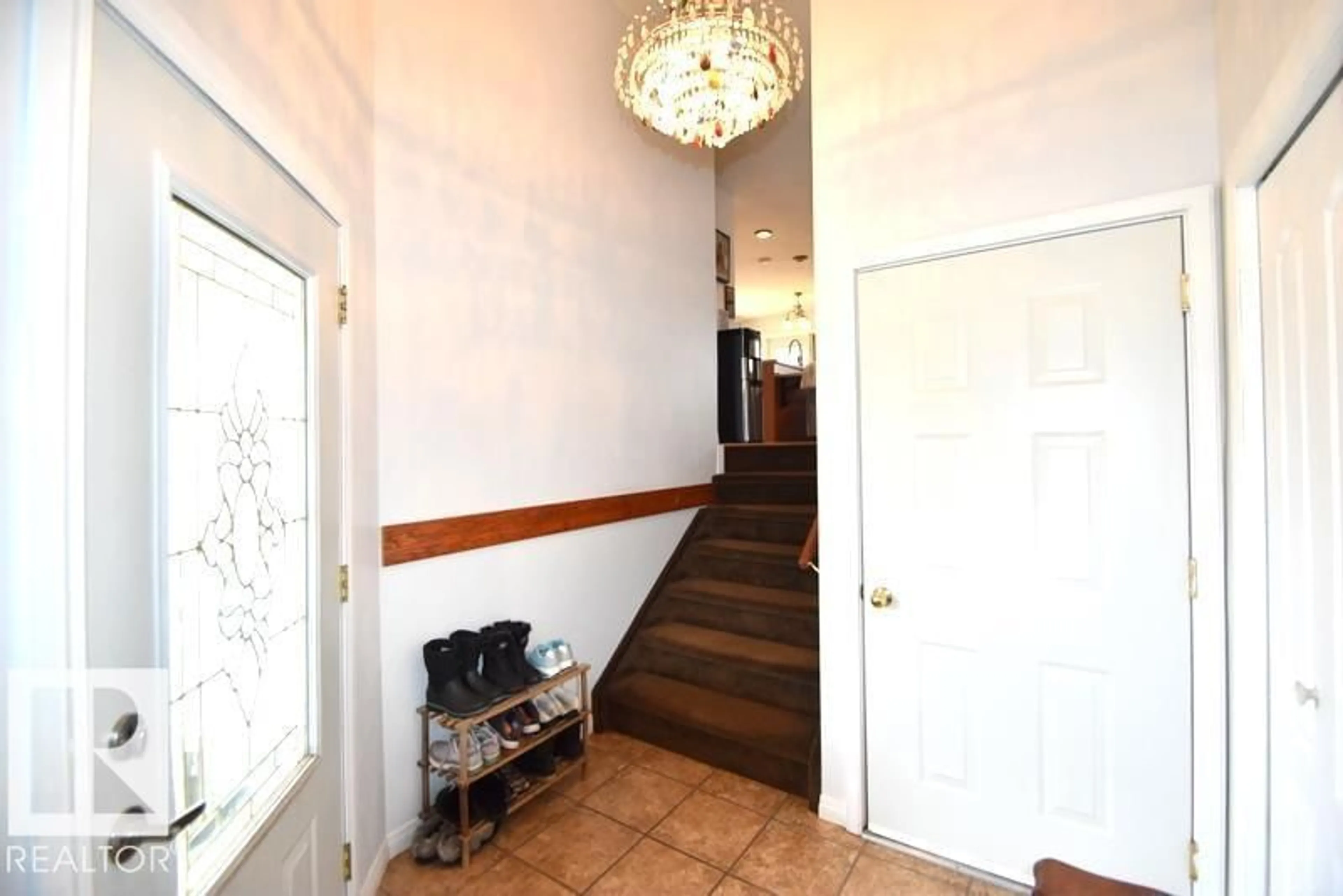 Indoor foyer for 5104 49 AV, Smoky Lake Town Alberta T0A3C0