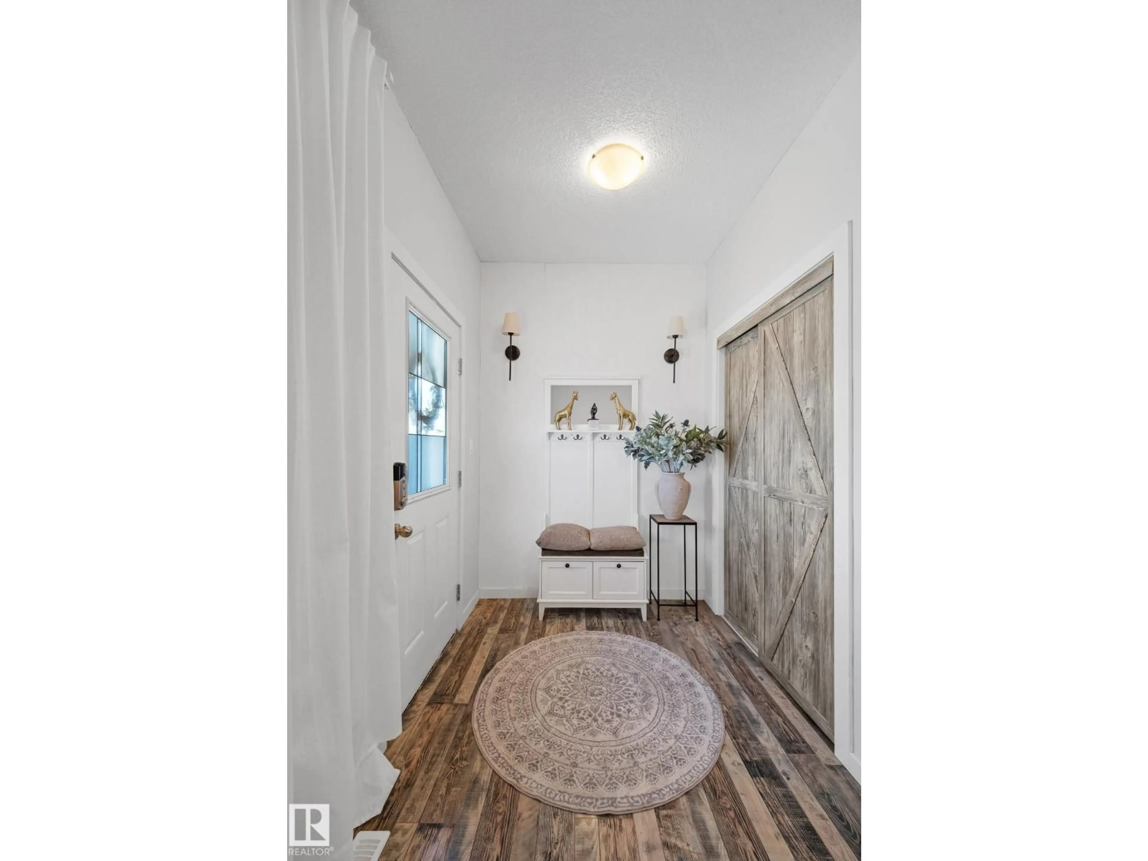 Indoor entryway for 911 MORRIS WY, Leduc Alberta T9E1E9