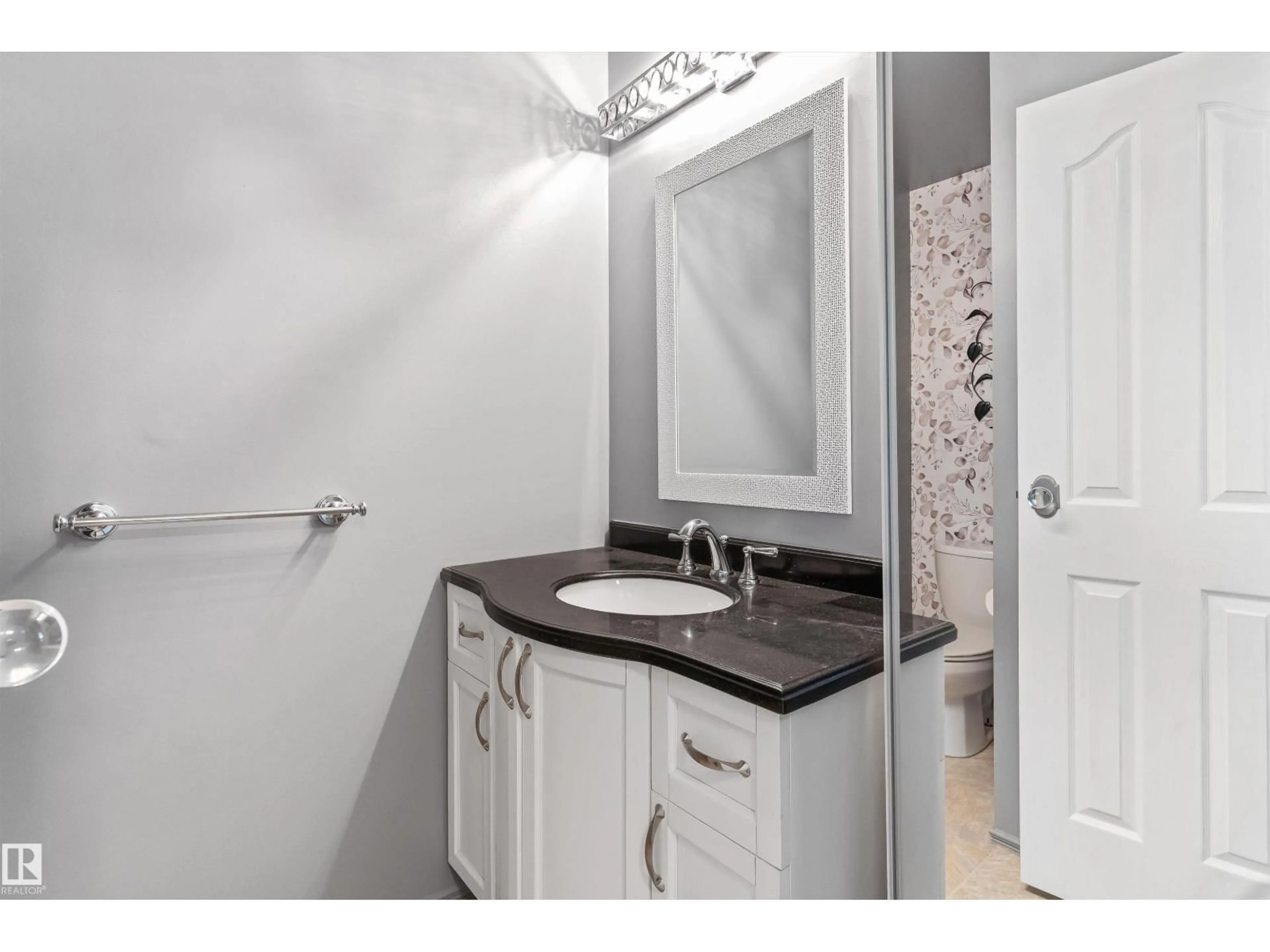 Standard bathroom, ceramic/tile floor for 6734 36A AV, Edmonton Alberta T6K1S3