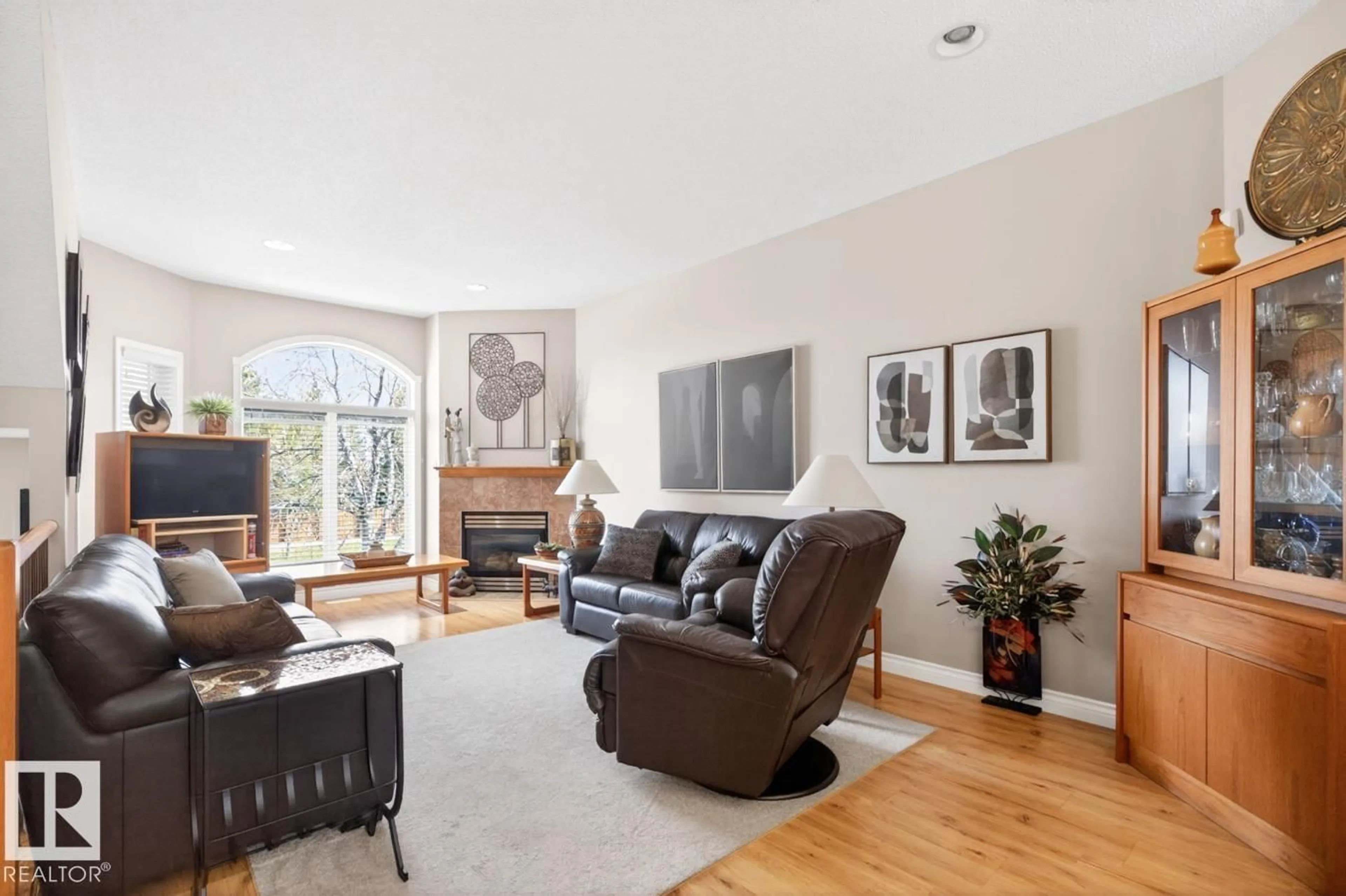 Living room with furniture, unknown for #23 - 101 JIM COMMON DR, Sherwood Park Alberta T8M2M1