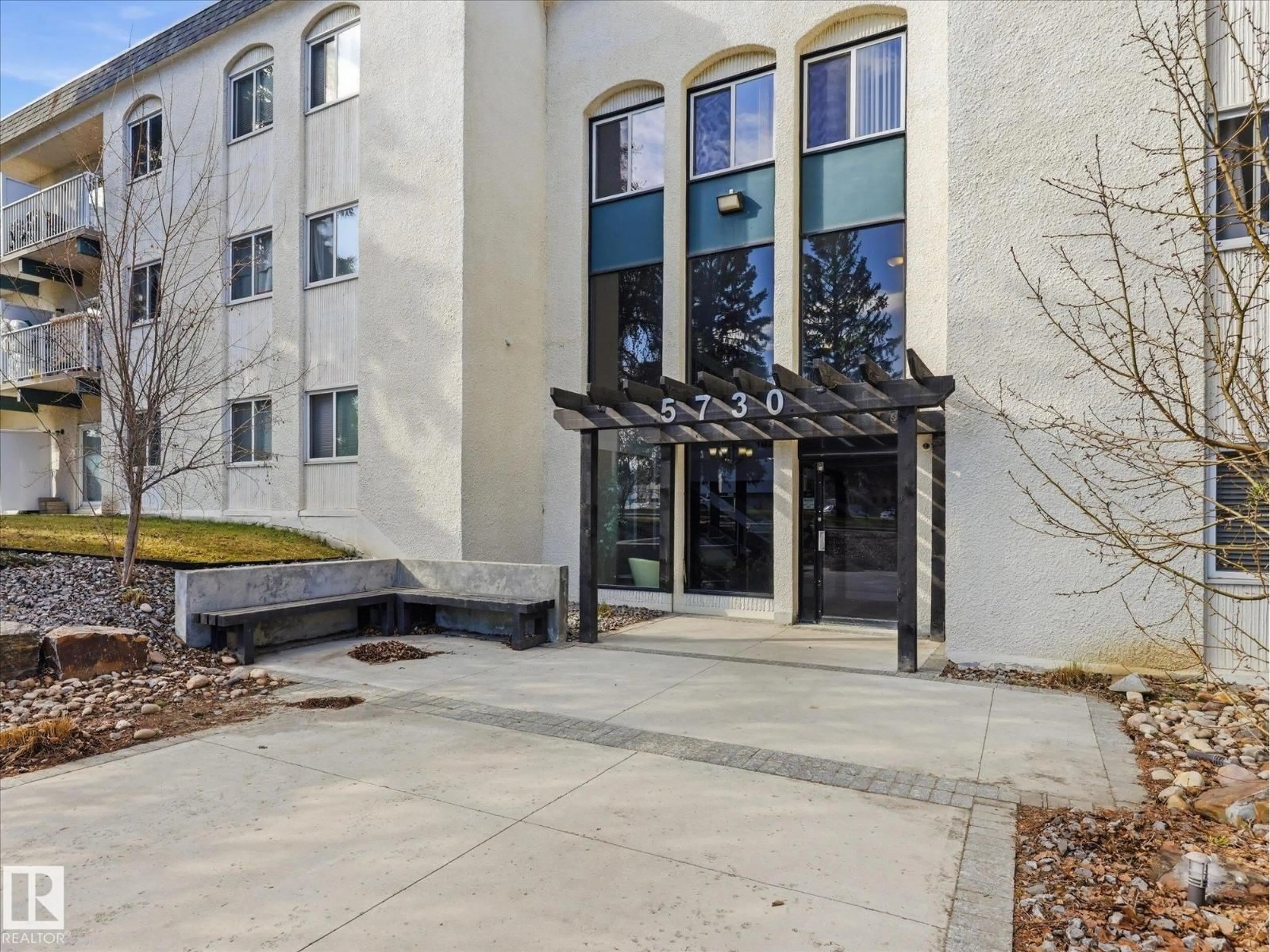 Indoor foyer for #108 - 5730 RIVERBEND RD, Edmonton Alberta T6H4T4