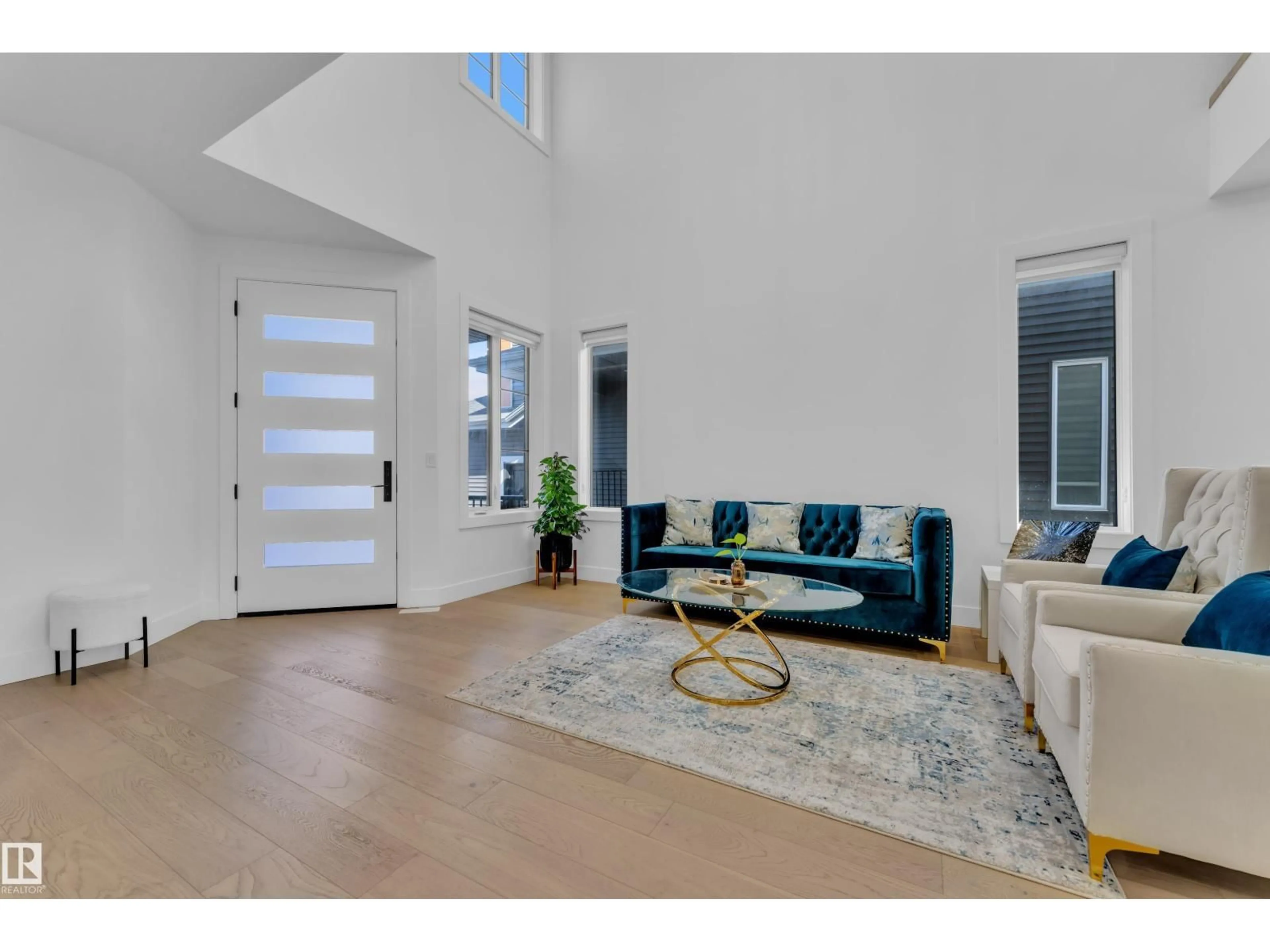 Indoor entryway for 1755 18 ST, Edmonton Alberta T6T2N2
