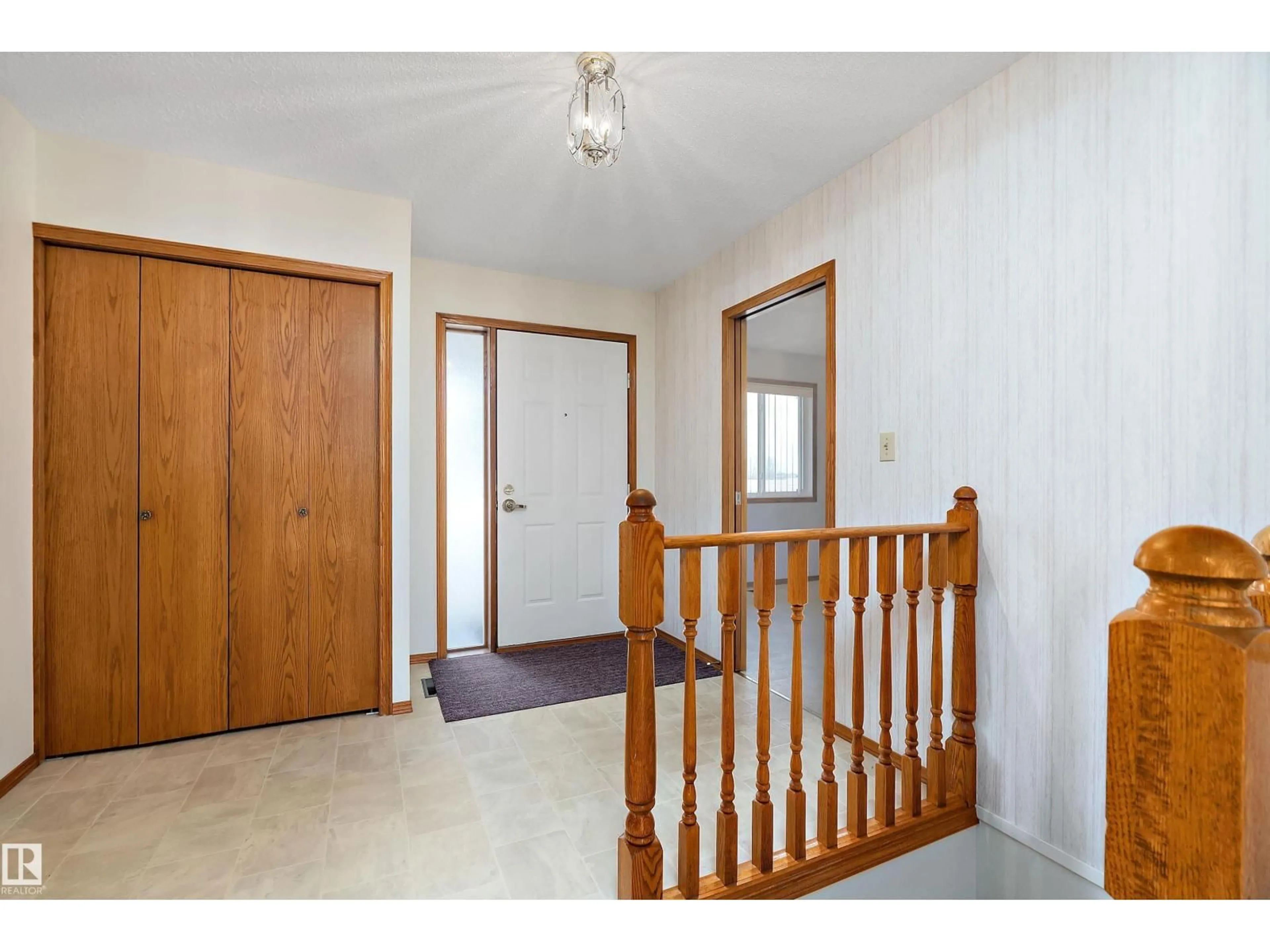 Indoor entryway for 903 - 45 109 ST, Edmonton Alberta T6J6R1