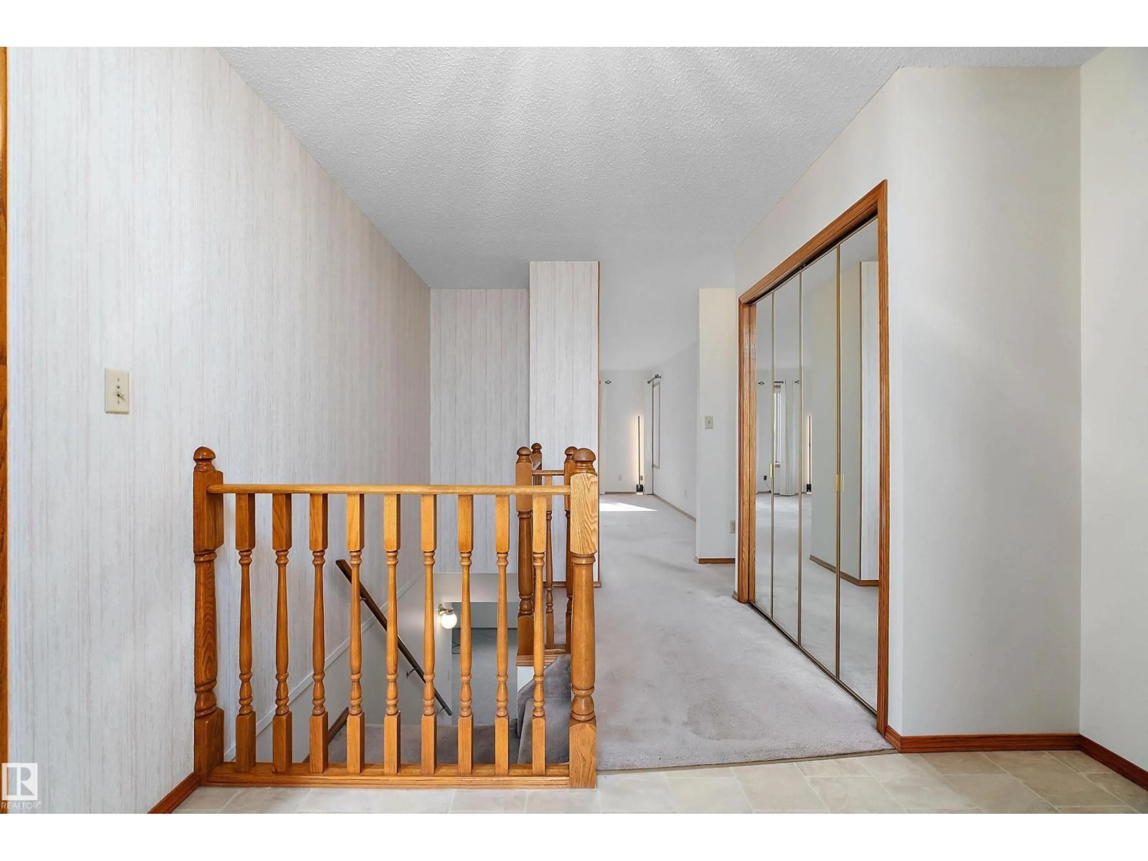 Indoor foyer for 903 - 45 109 ST, Edmonton Alberta T6J6R1