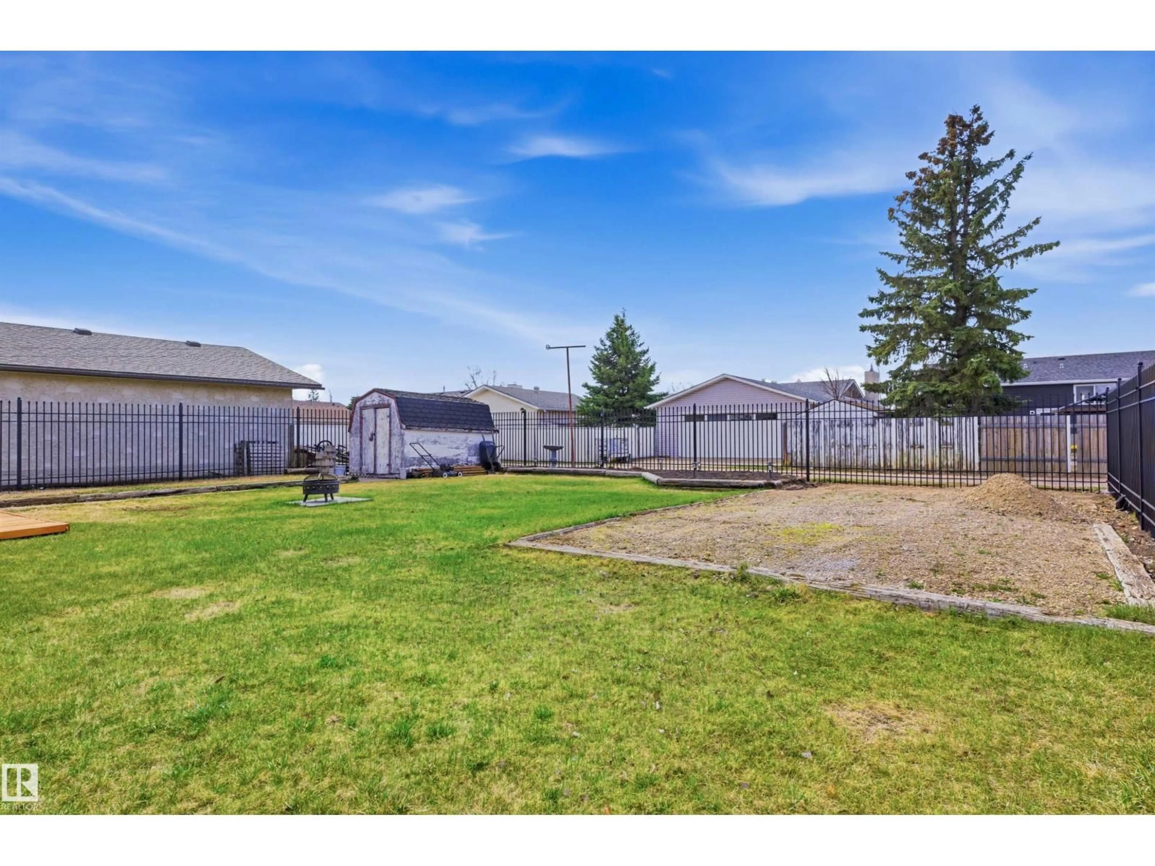 A pic from outside/outdoor area/front of a property/back of a property/a pic from drone, unknown for 5012 45 ST, Lamont Alberta T0B2R0