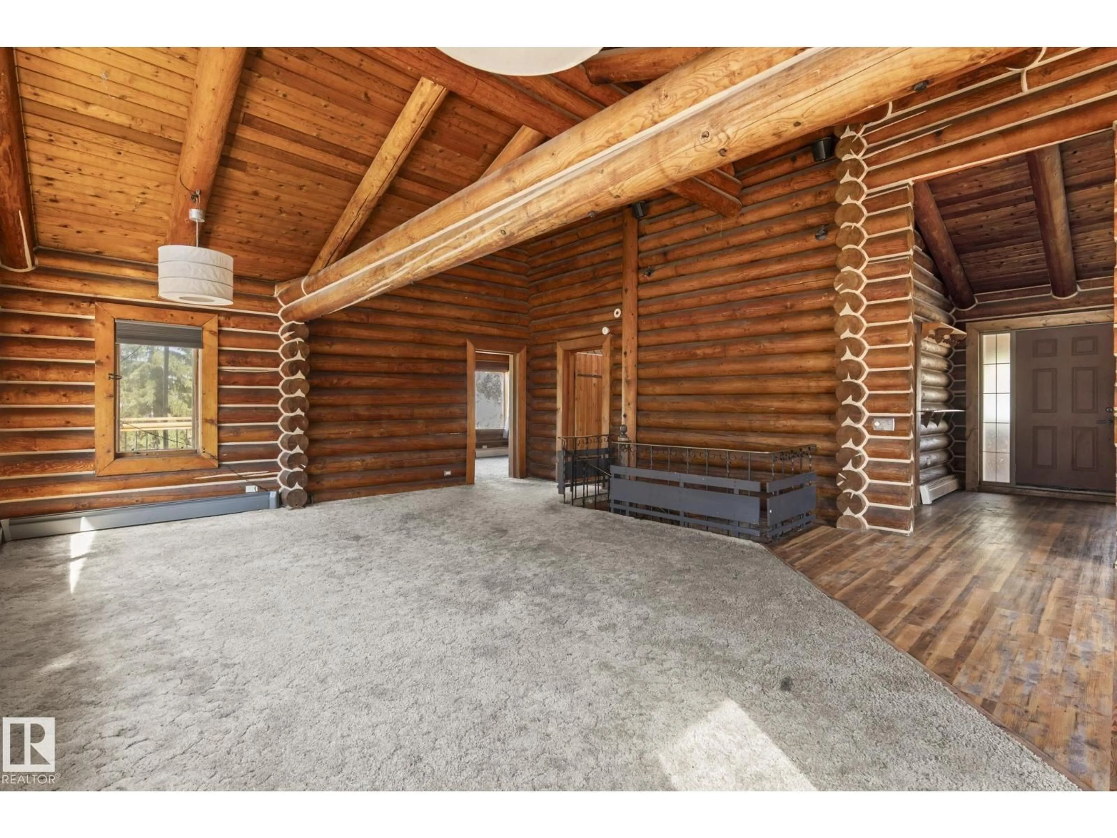 Indoor foyer for A & B - 4858 CENTRE ST, New Sarepta Alberta T0B3M0