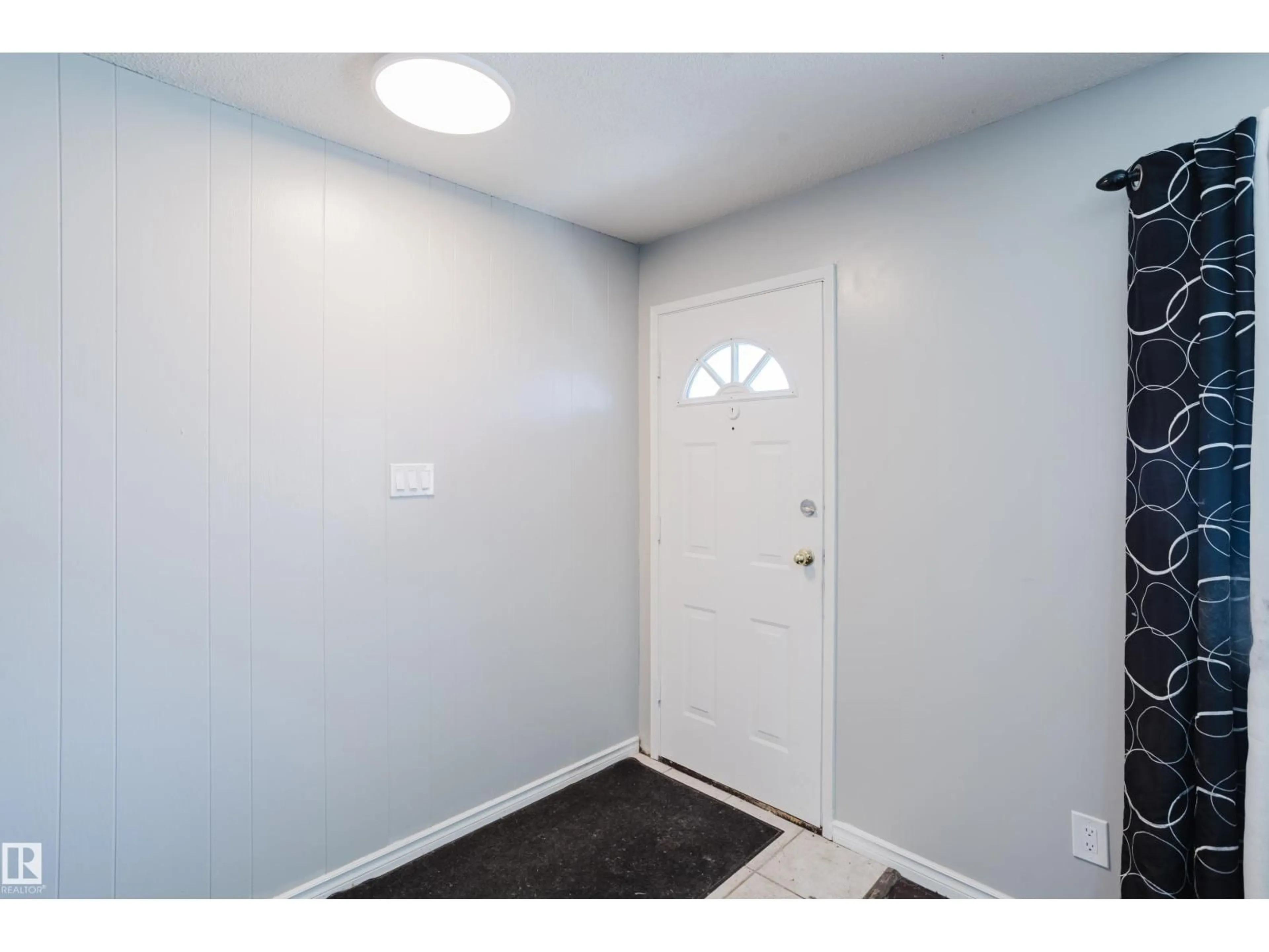 Indoor entryway for NW - 10325 152 ST, Edmonton Alberta T5P1Y4