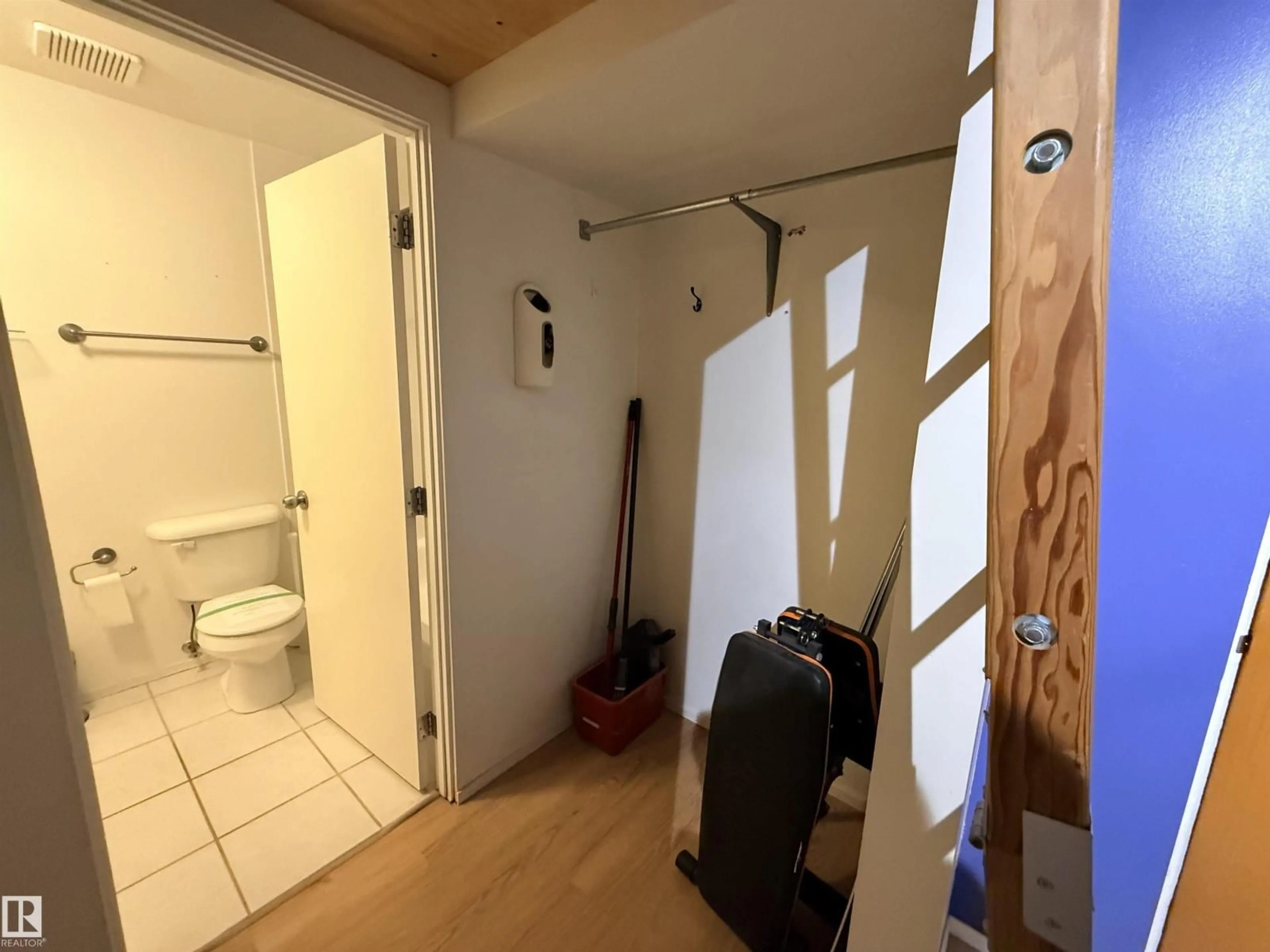 A pic of a room for 310 - 10355 105 ST NW, Edmonton Alberta T5J1E8