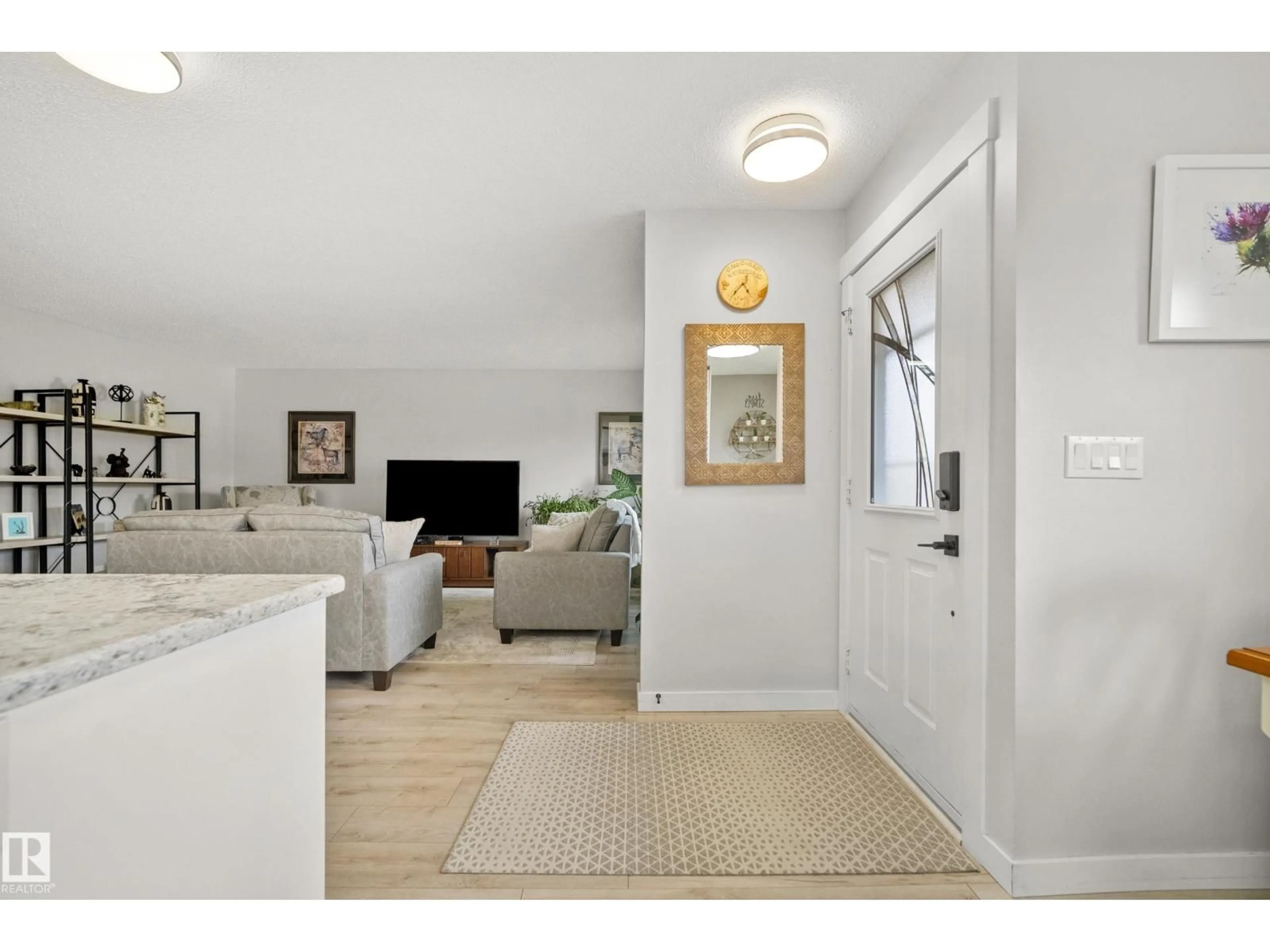 Indoor entryway for 36 GREENWOOD CL, Spruce Grove Alberta T7X1Y1