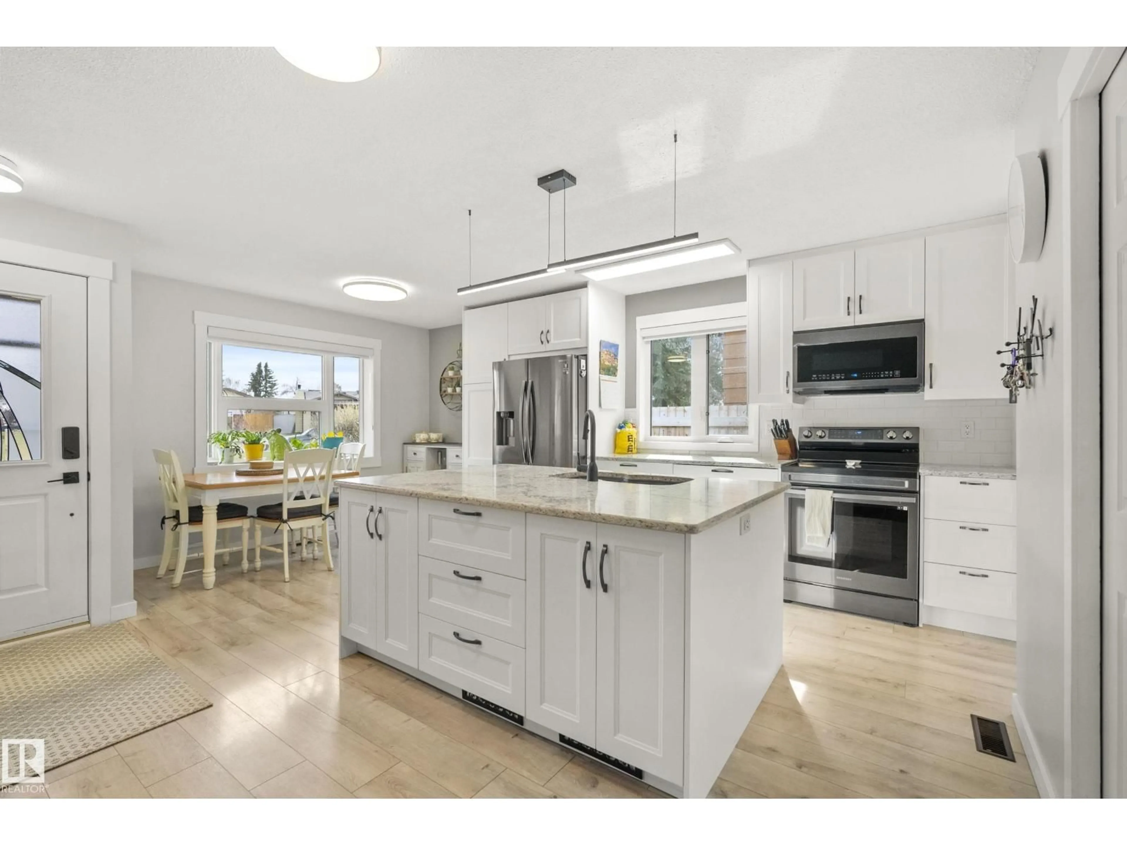 Open concept kitchen, unknown for 36 GREENWOOD CL, Spruce Grove Alberta T7X1Y1