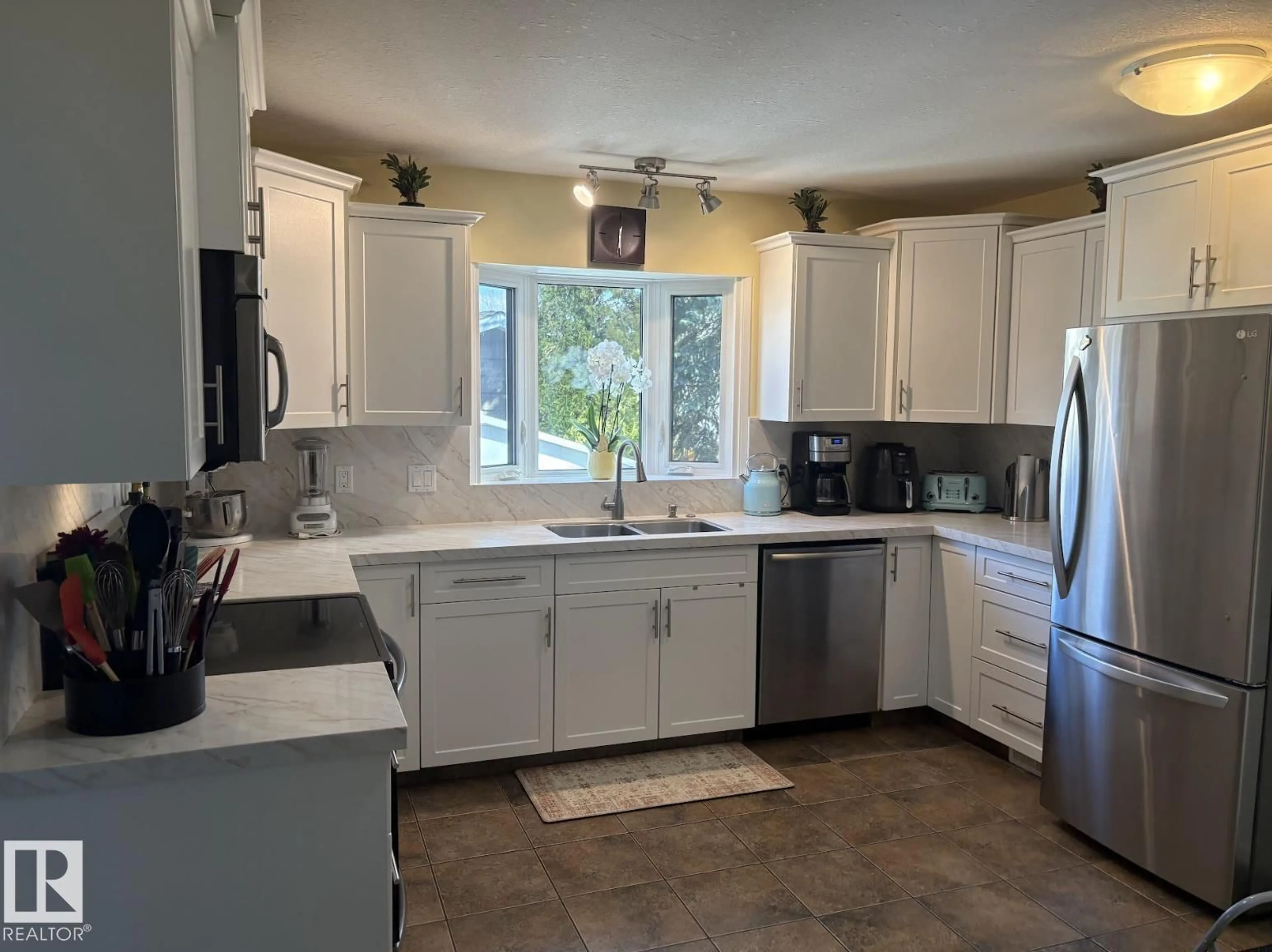 Unknown for 4209 63 ST, Camrose Alberta T4V2W3
