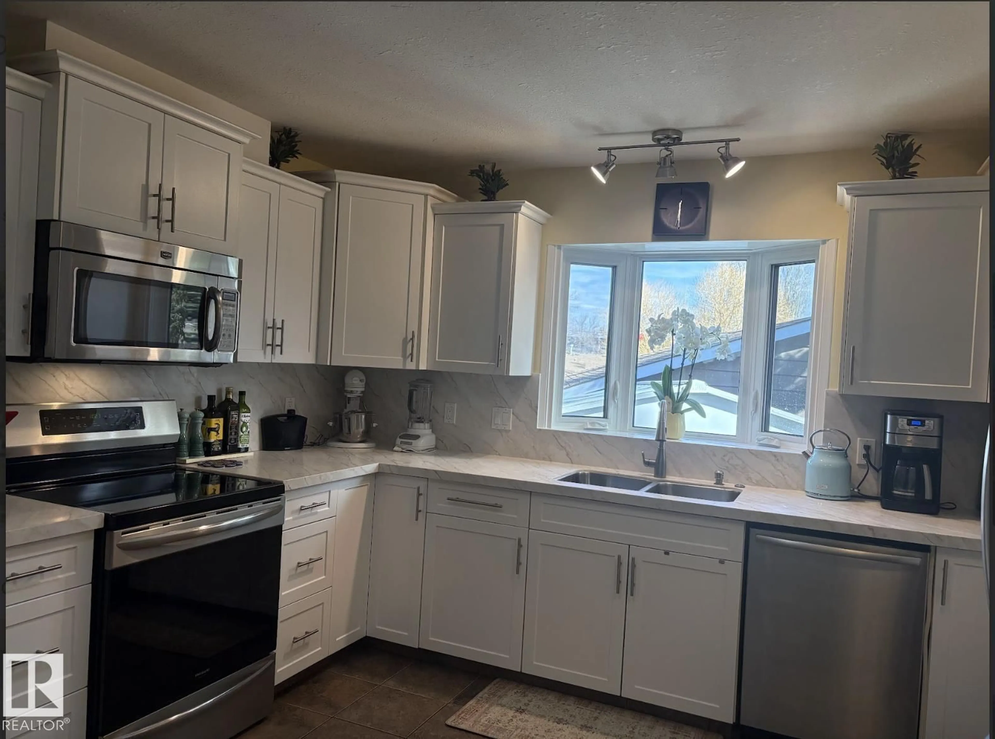 Unknown for 4209 63 ST, Camrose Alberta T4V2W3